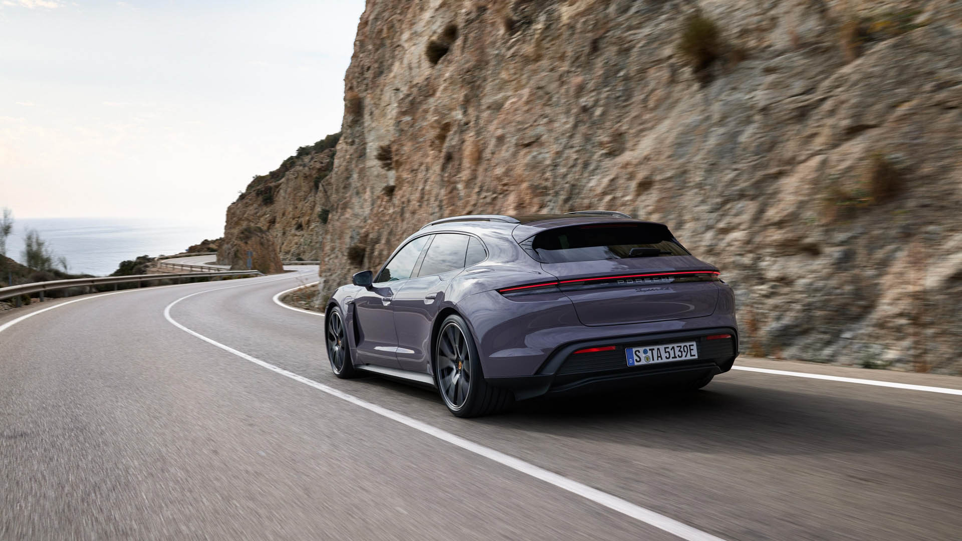 Porsche Taycan 2024 10