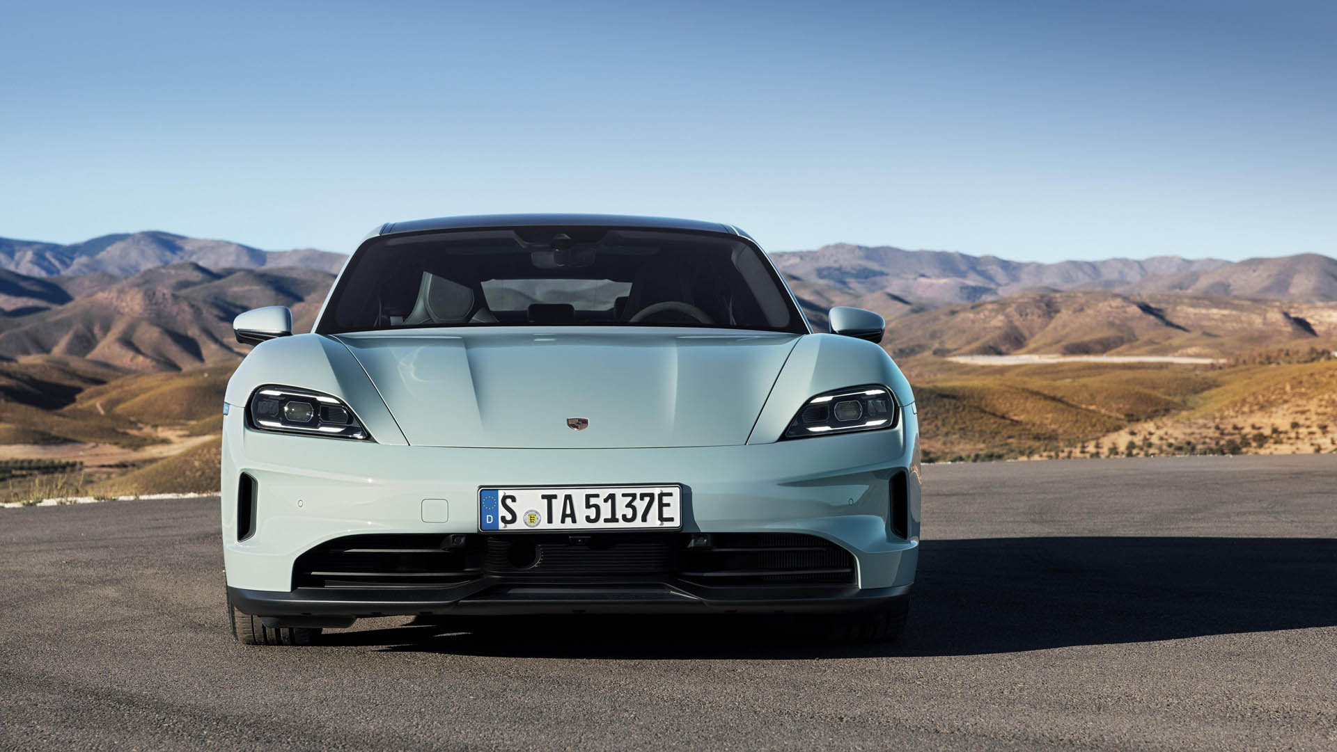 Porsche Taycan 2024 26