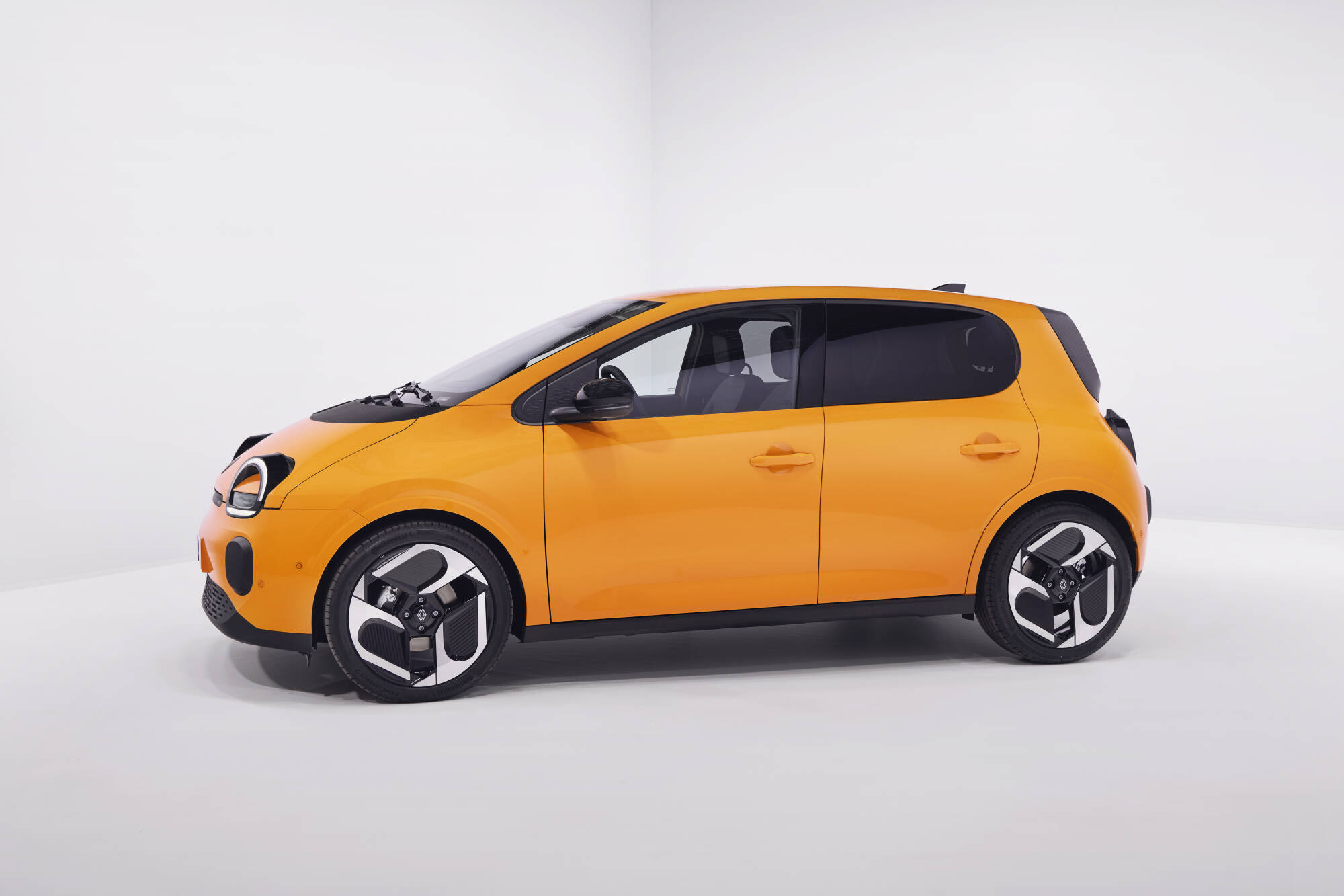 Renault Twingo E-Tech electric - Mango Yellow 14