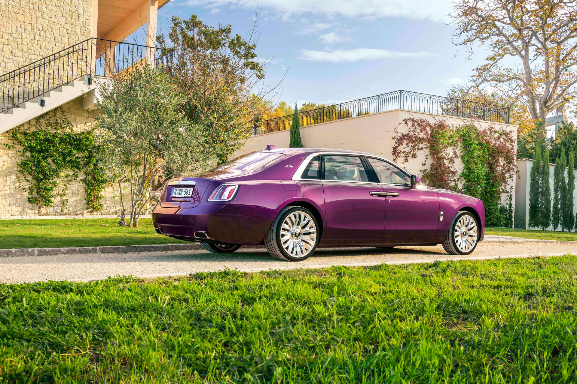 rolls-royce ghost extendes series 2 The encounter