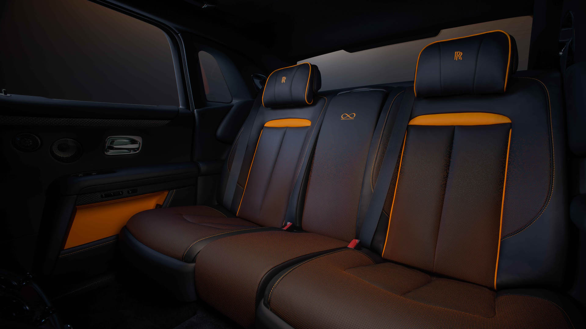 Rolls-Royce Black Badge Ghost Ekleipsis Private Collection 09
