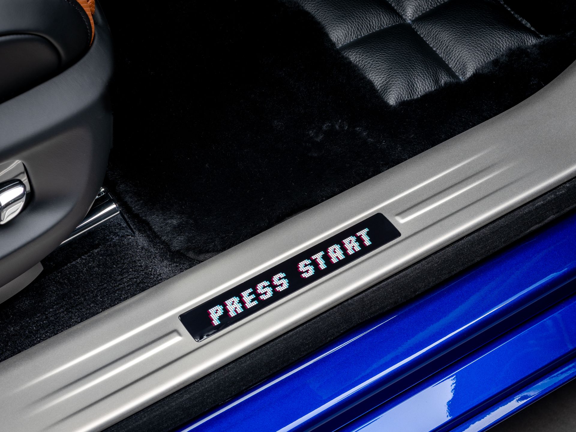 rolls-royce black badge ghost gamer 01