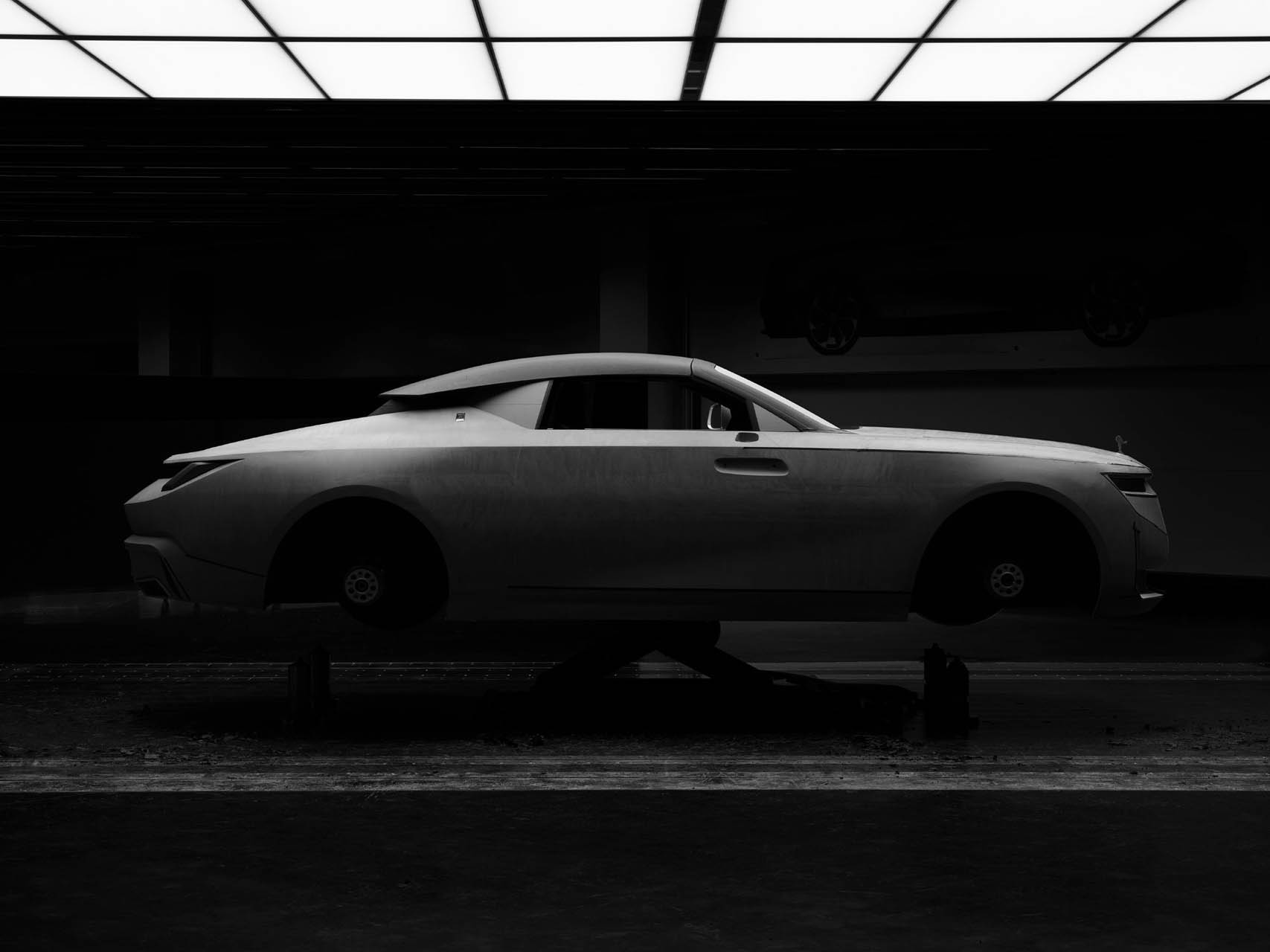 Rolls-Royce La Rose Noire Droptail 32