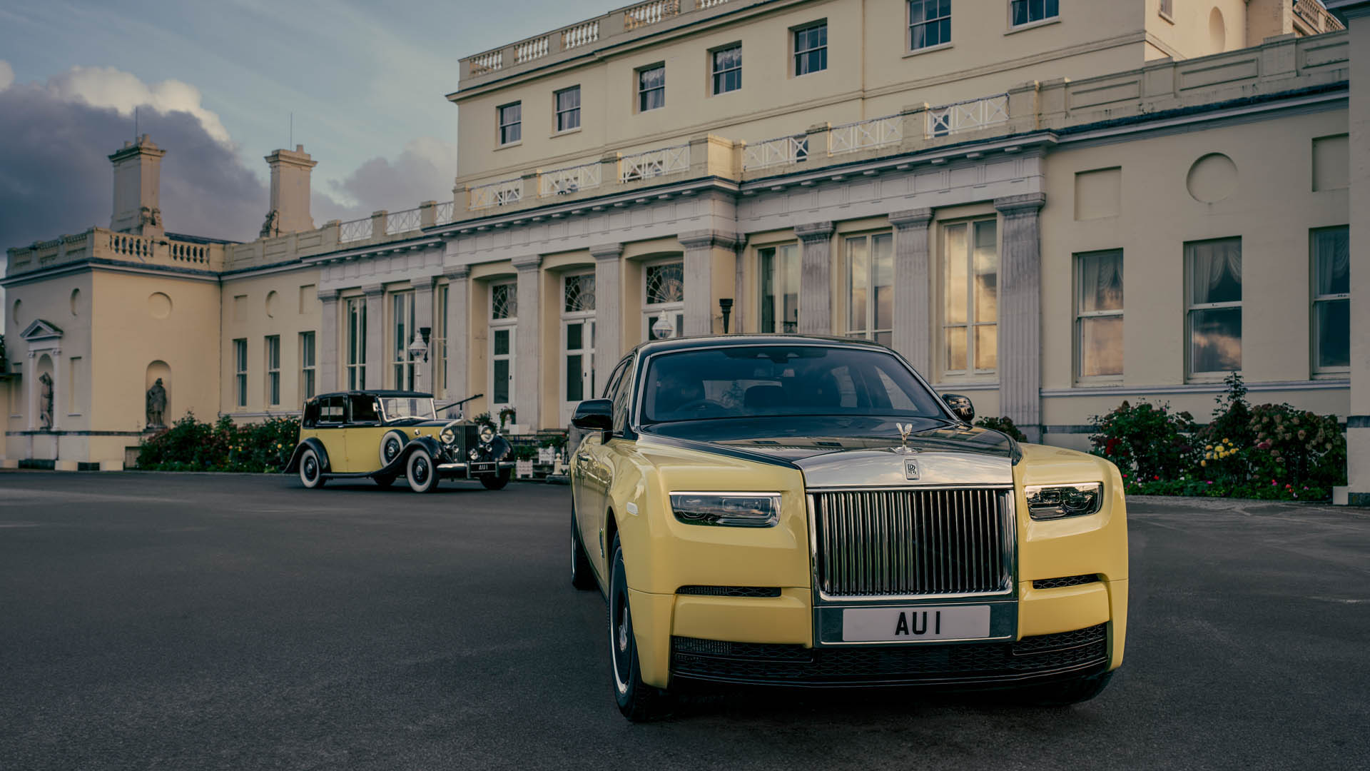 rolls-royce phantom goldfinger 26