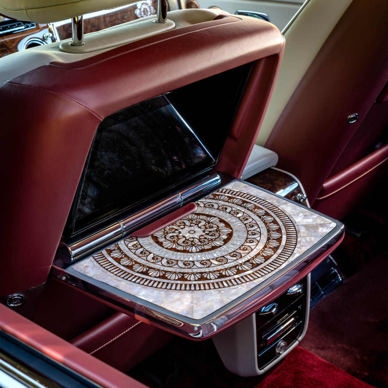 Rolls-Royce The Pearl Cullinan 16
