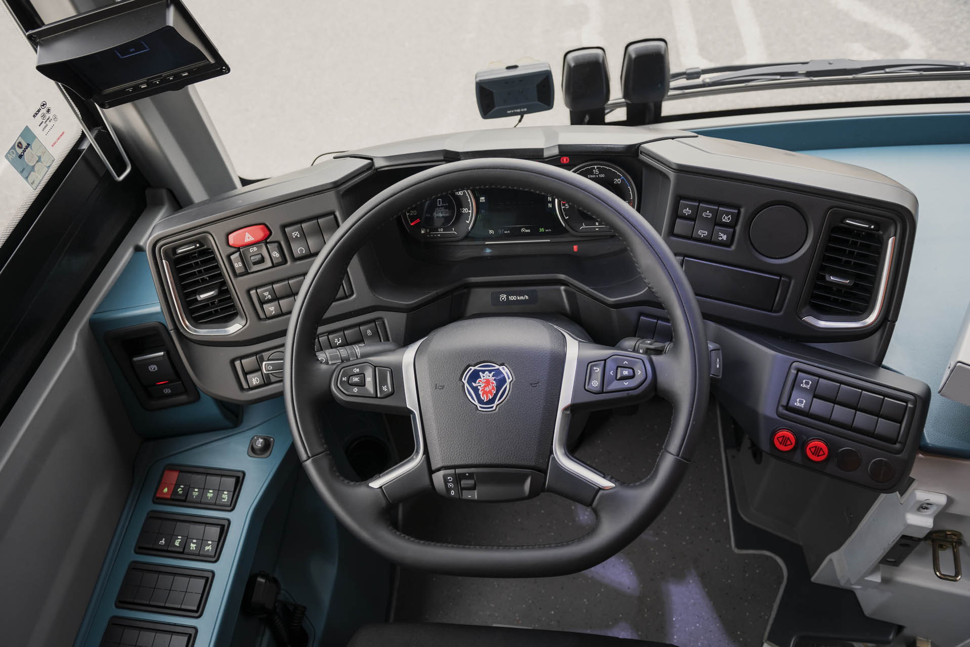 ScaniaFencerF1g