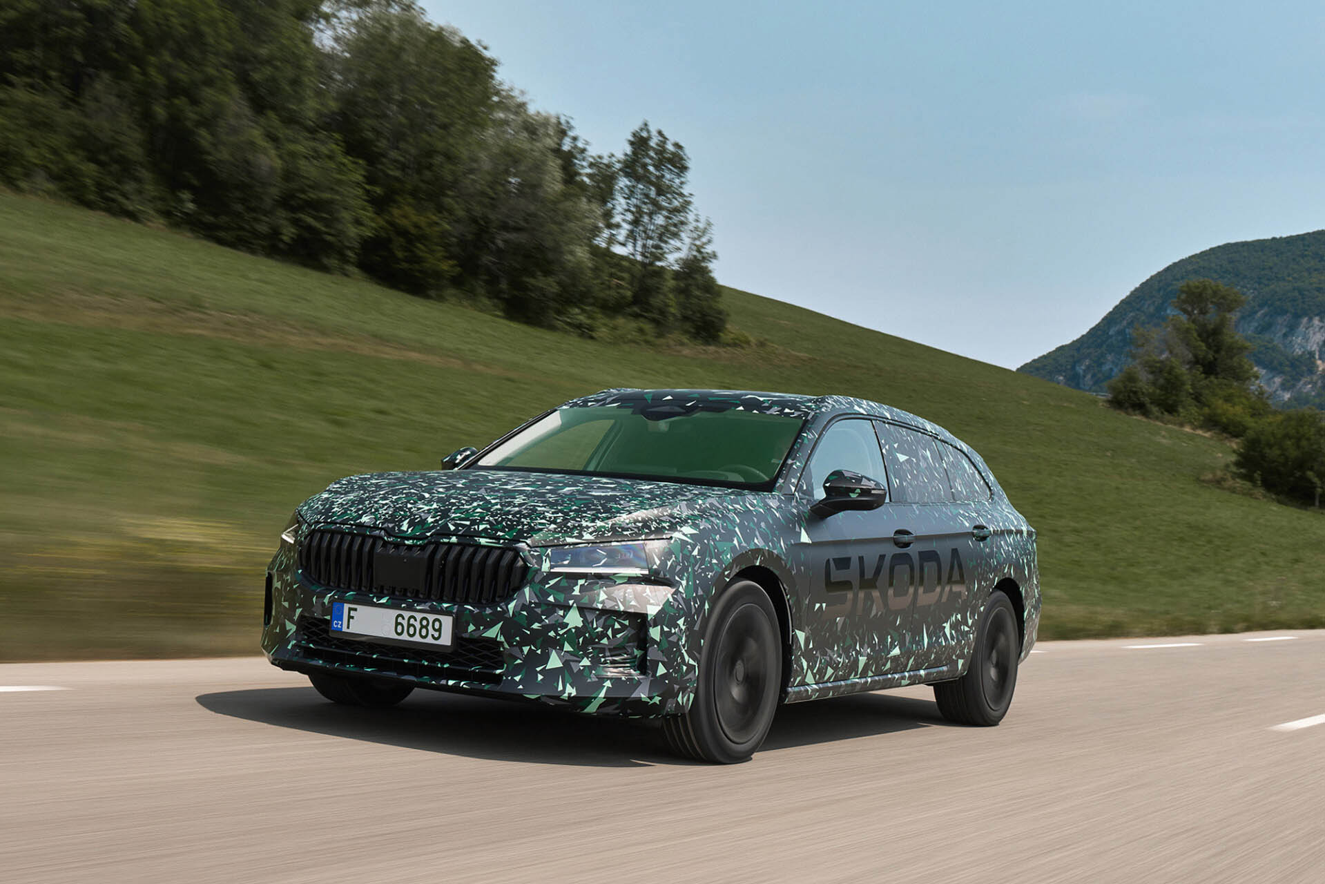 Skoda Superb camouflage 21