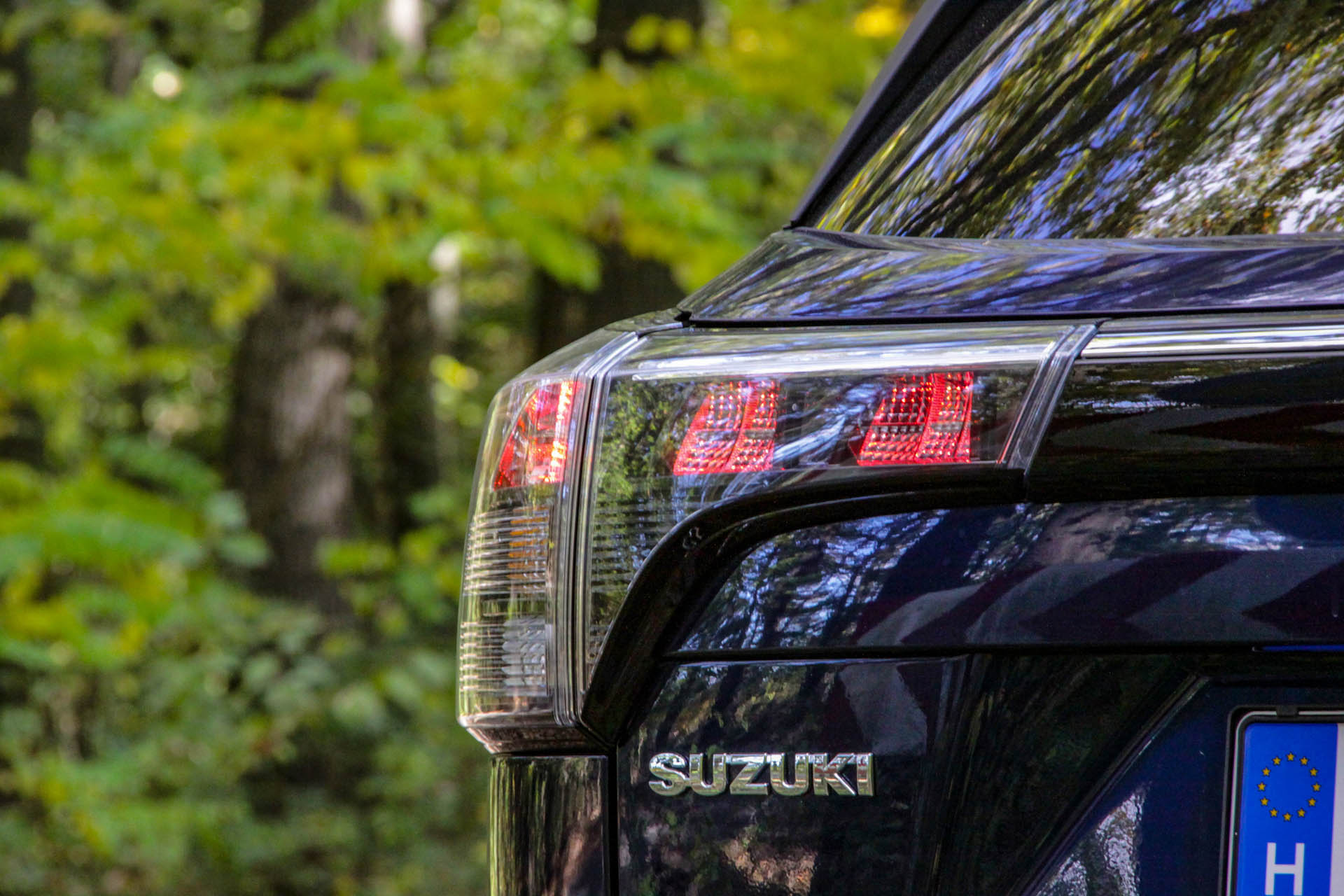 suzukisxscrossmhev2022e