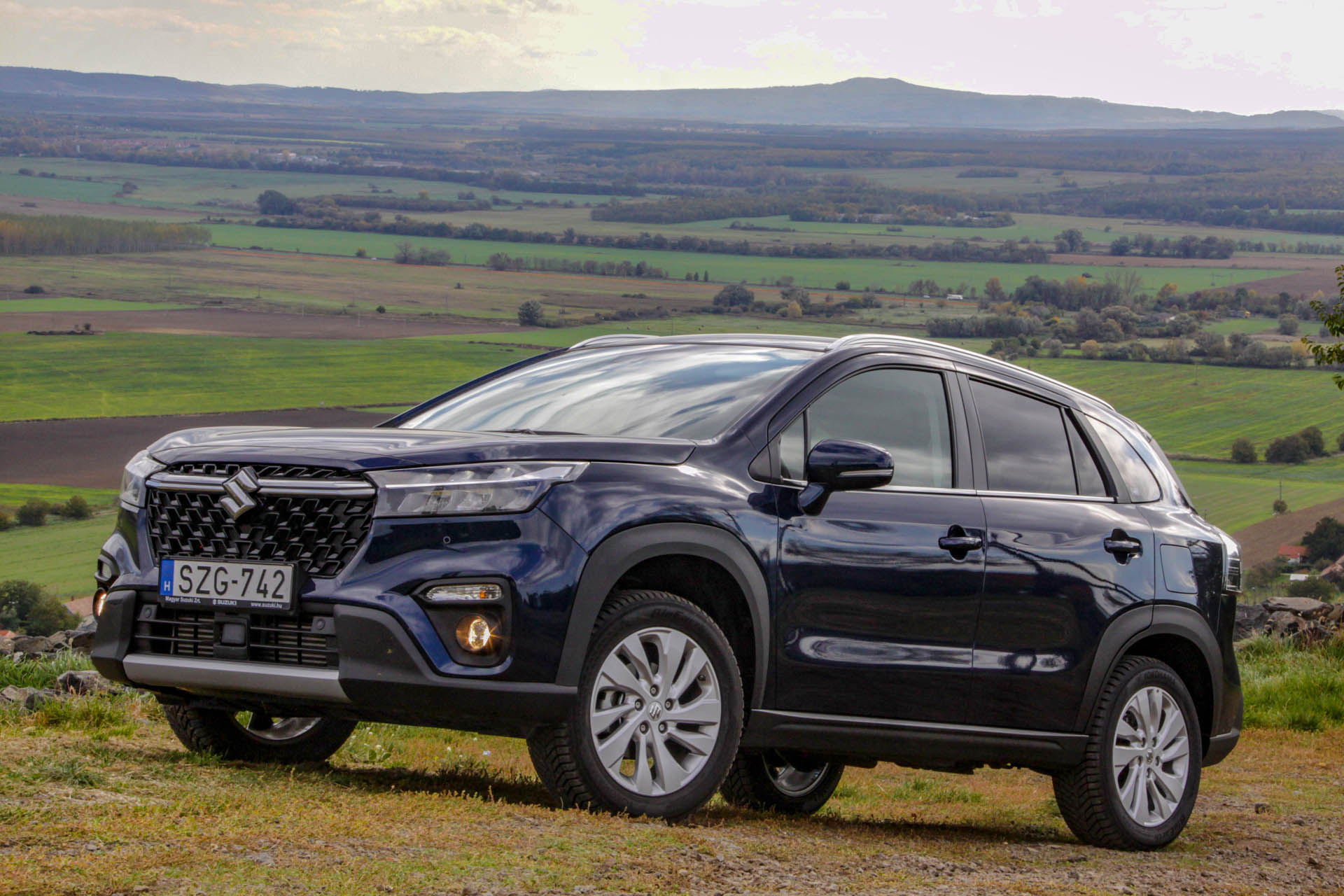 suzukisxscrossmhev2022h