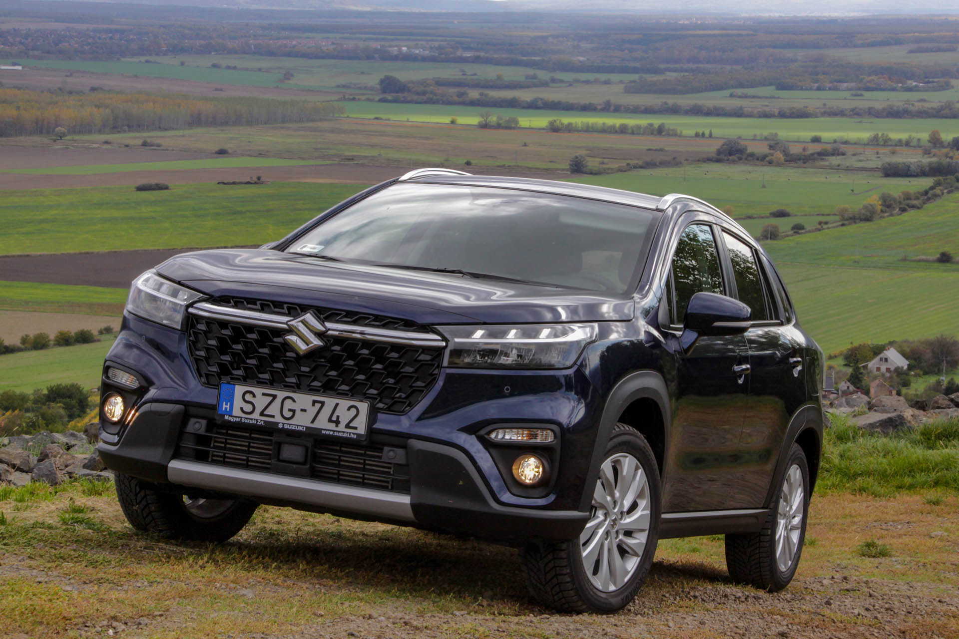 suzukisxscrossmhev2022j