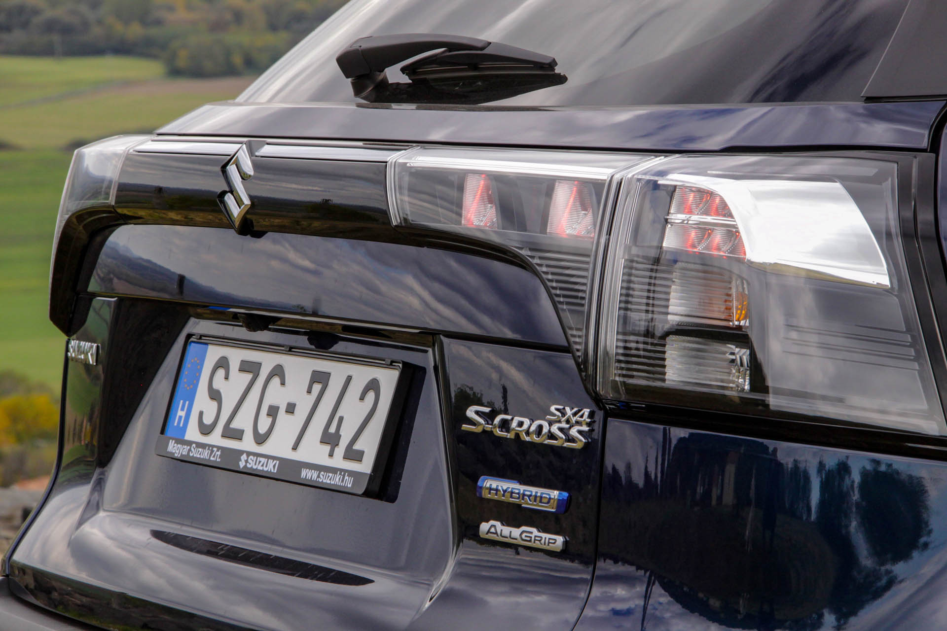 suzukisxscrossmhev2022o02