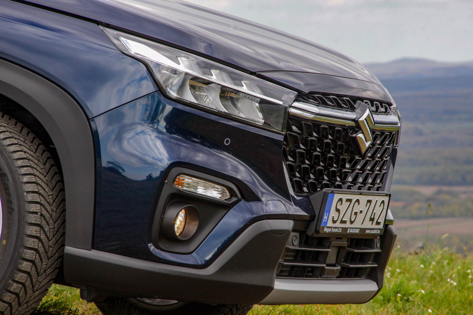 suzukisxscrossmhev2022s