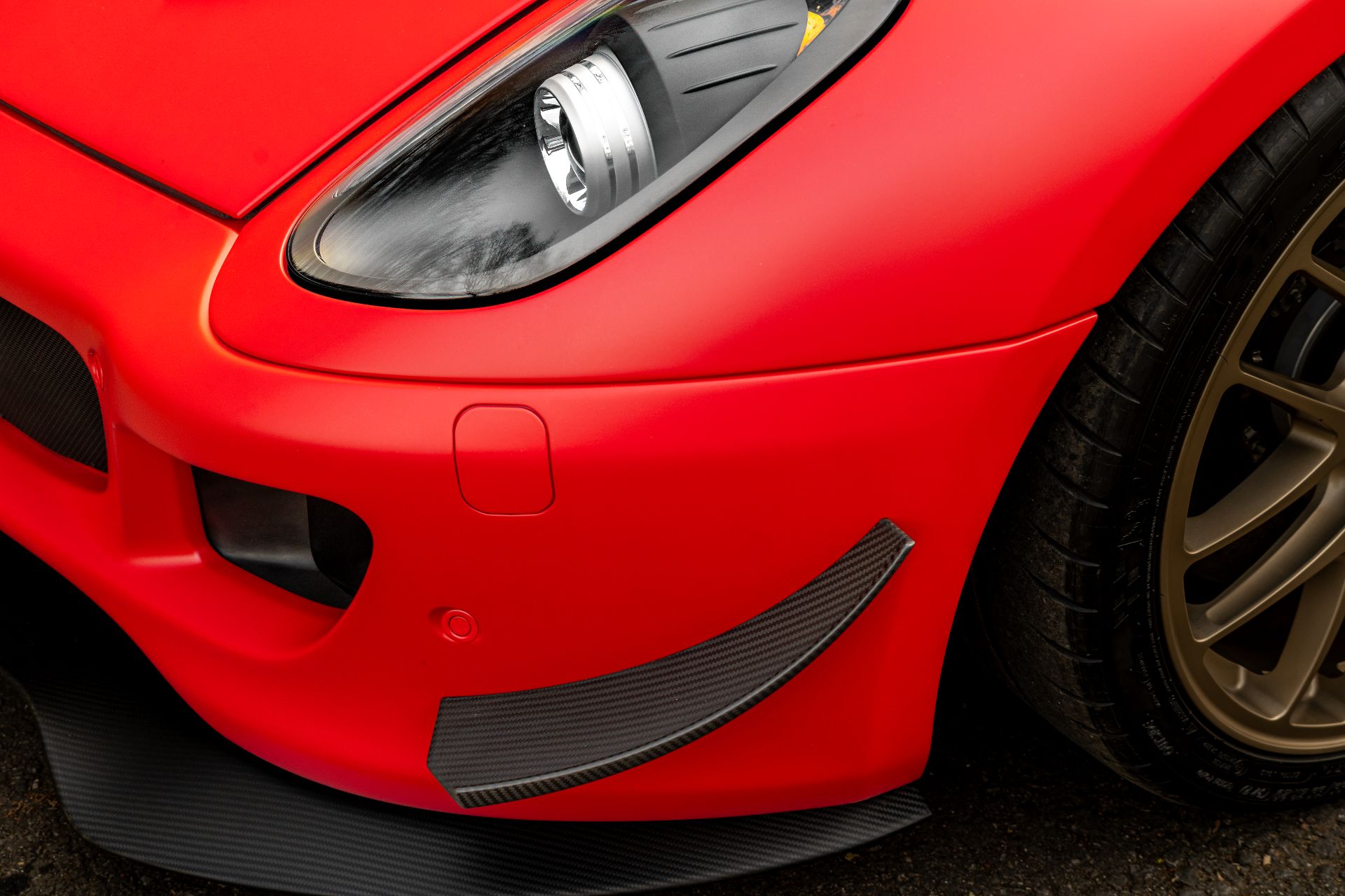 TALOS Ferrari XXT corner