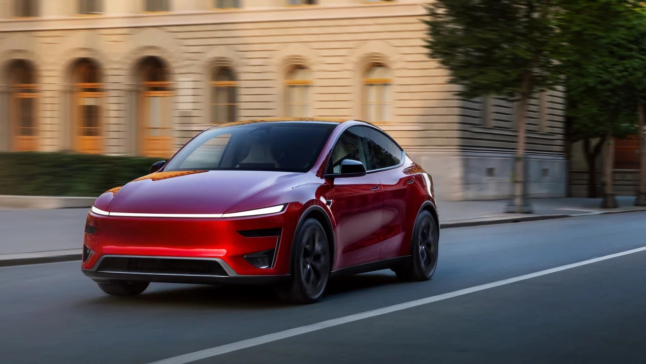 Tesla Model Y Performance 2025 12