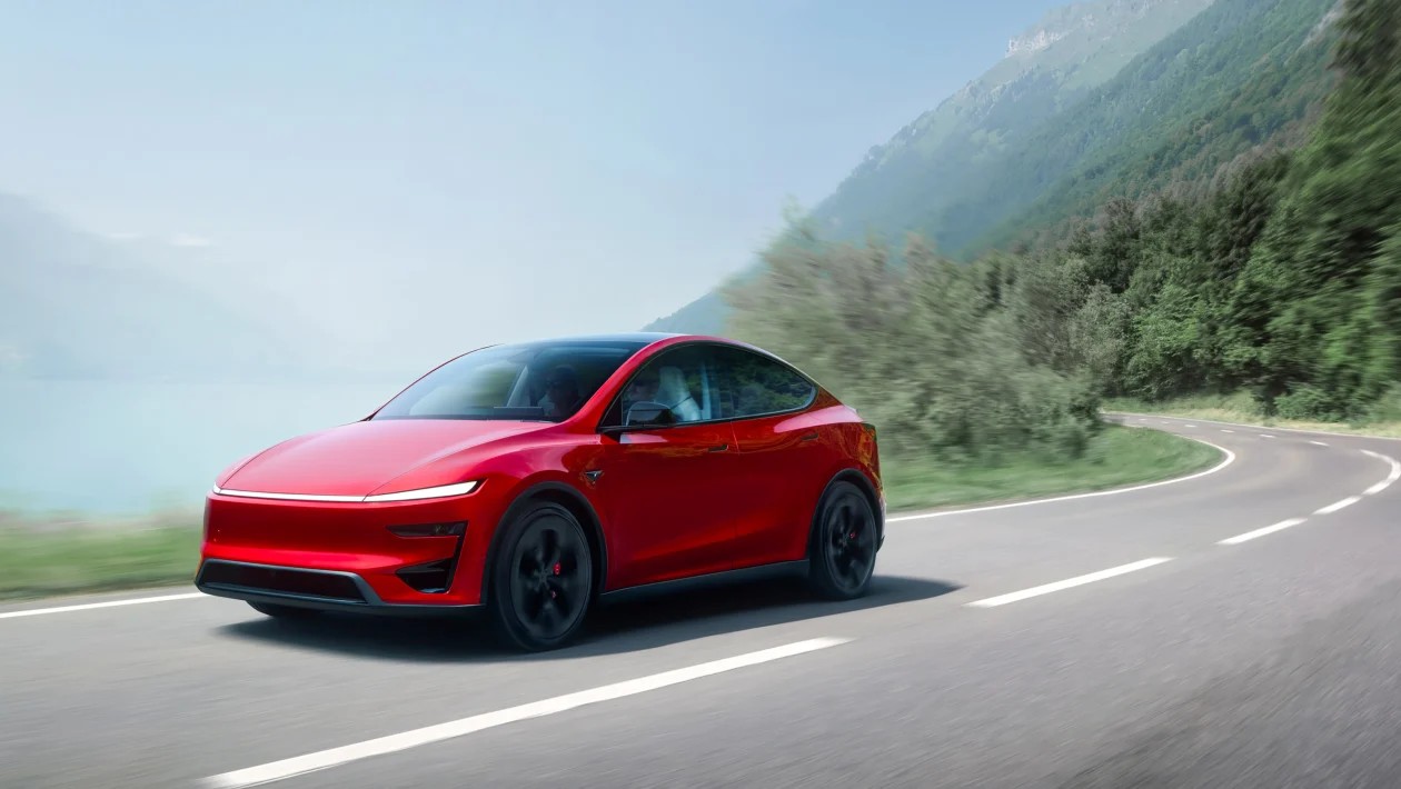 Tesla Model Y Performance 2025 21