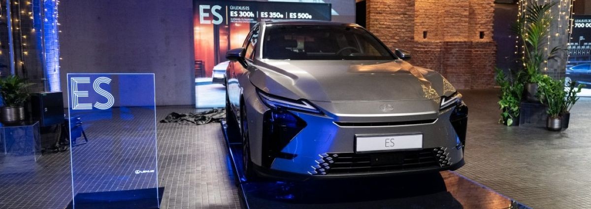 Toyota Lexus mutimodel bemutato Varkert Bazar nyito