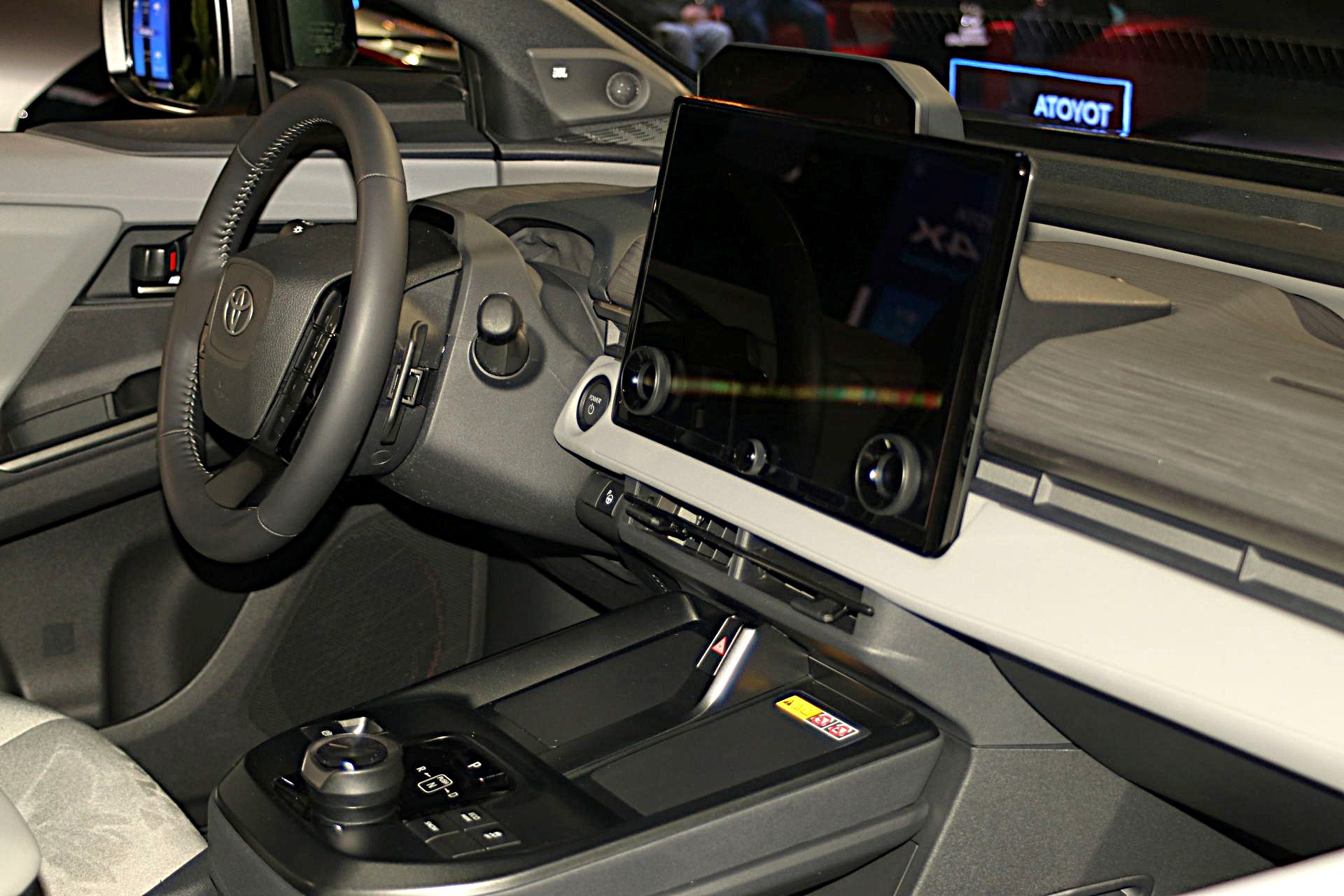 toyota chr 01