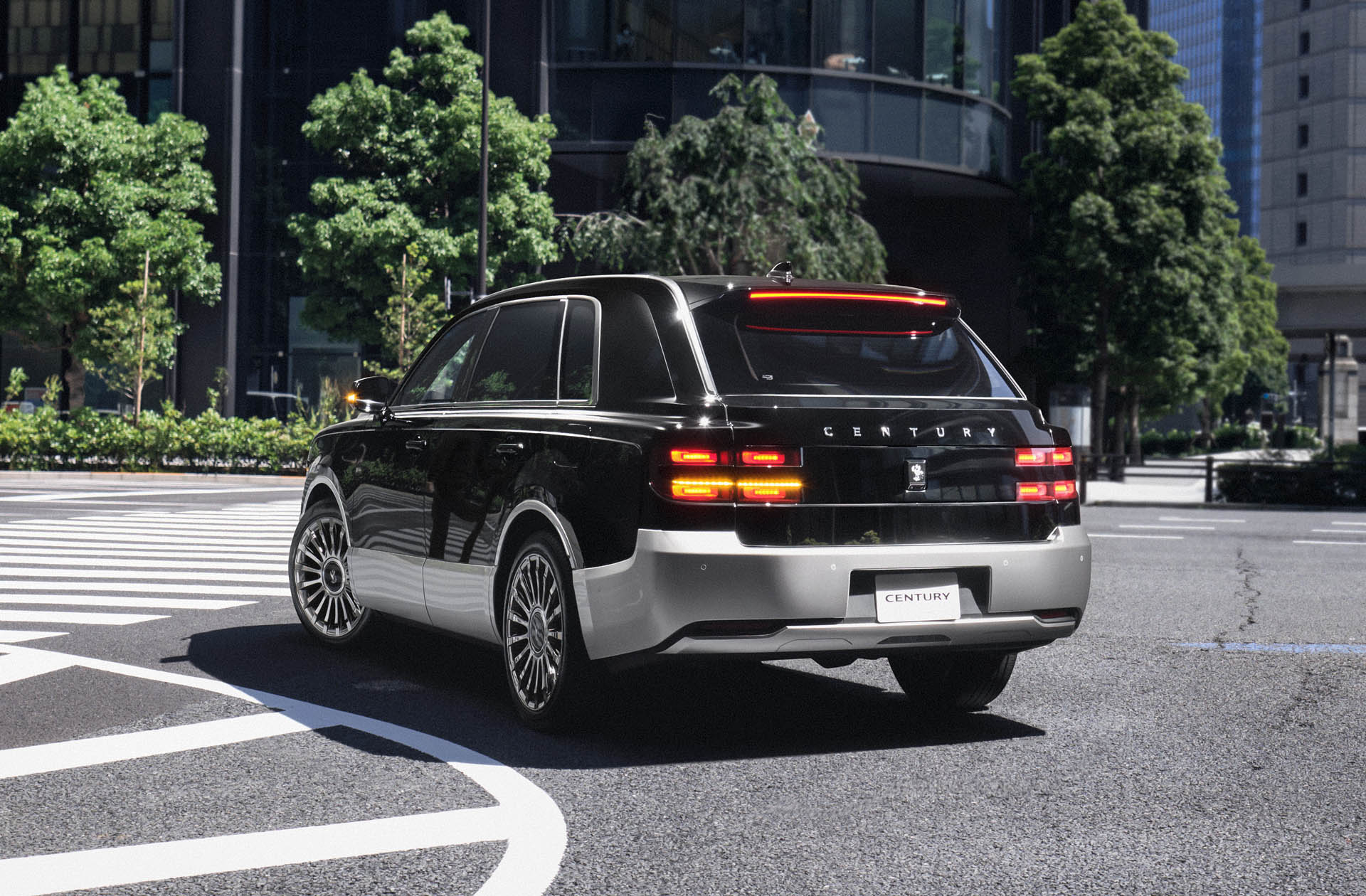 Toyota Century SUV 19