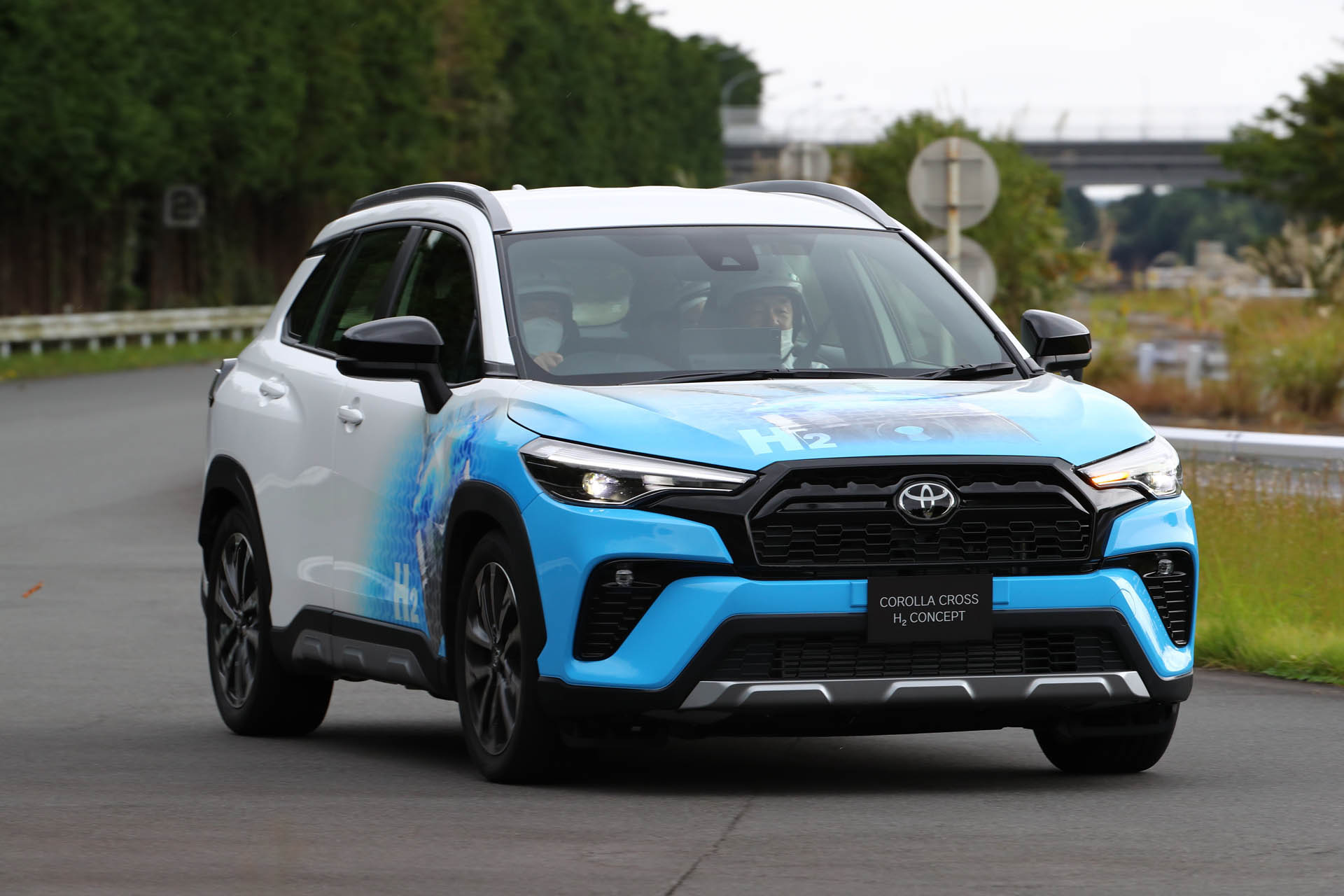 toyotacorollacrossh2concept03
