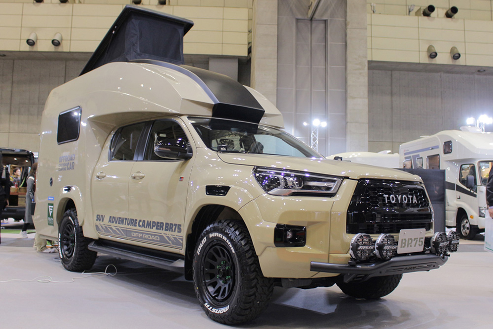 toyota-hilux-camper 1 0