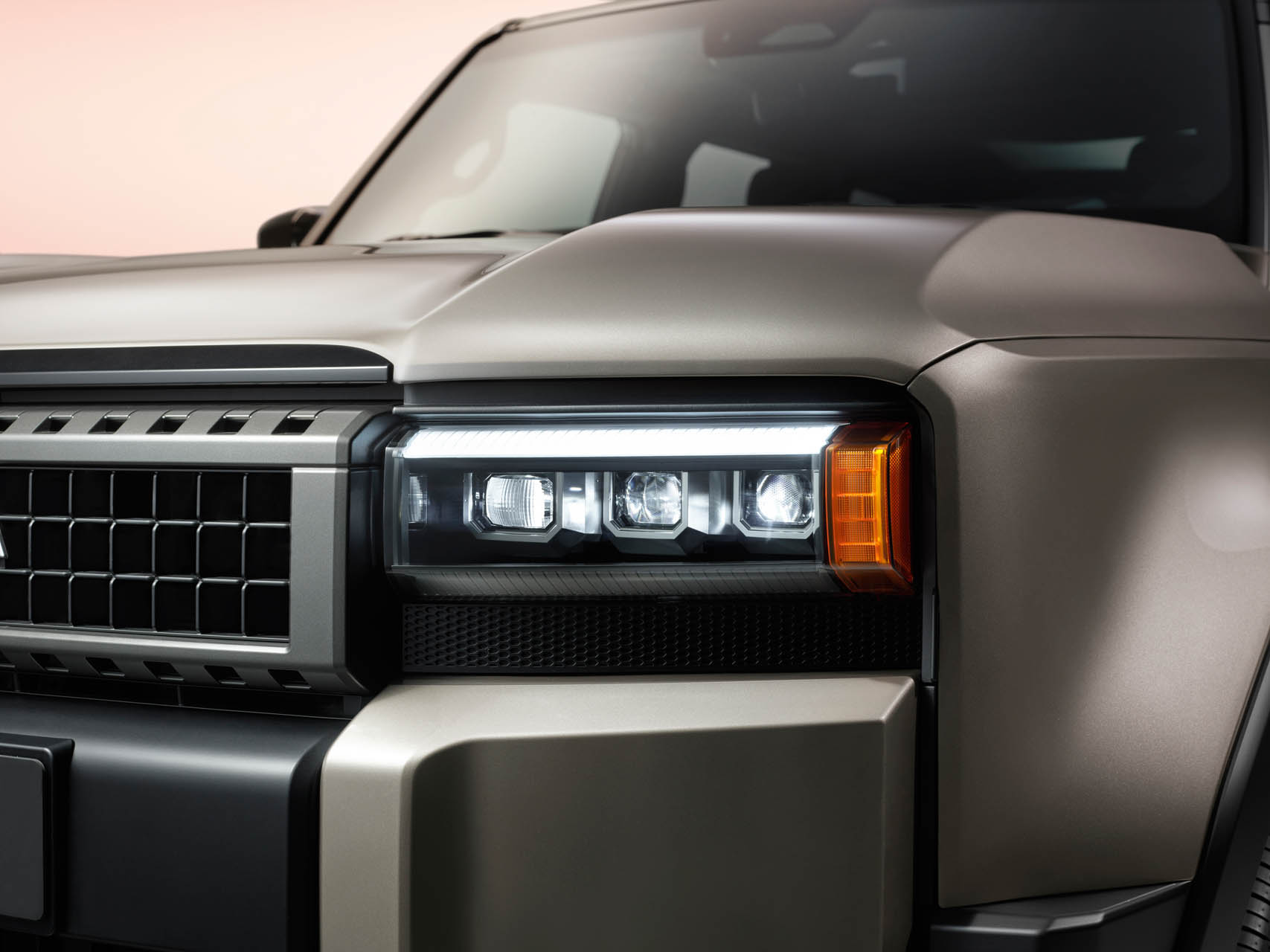 toyota land cruiser 2024 03