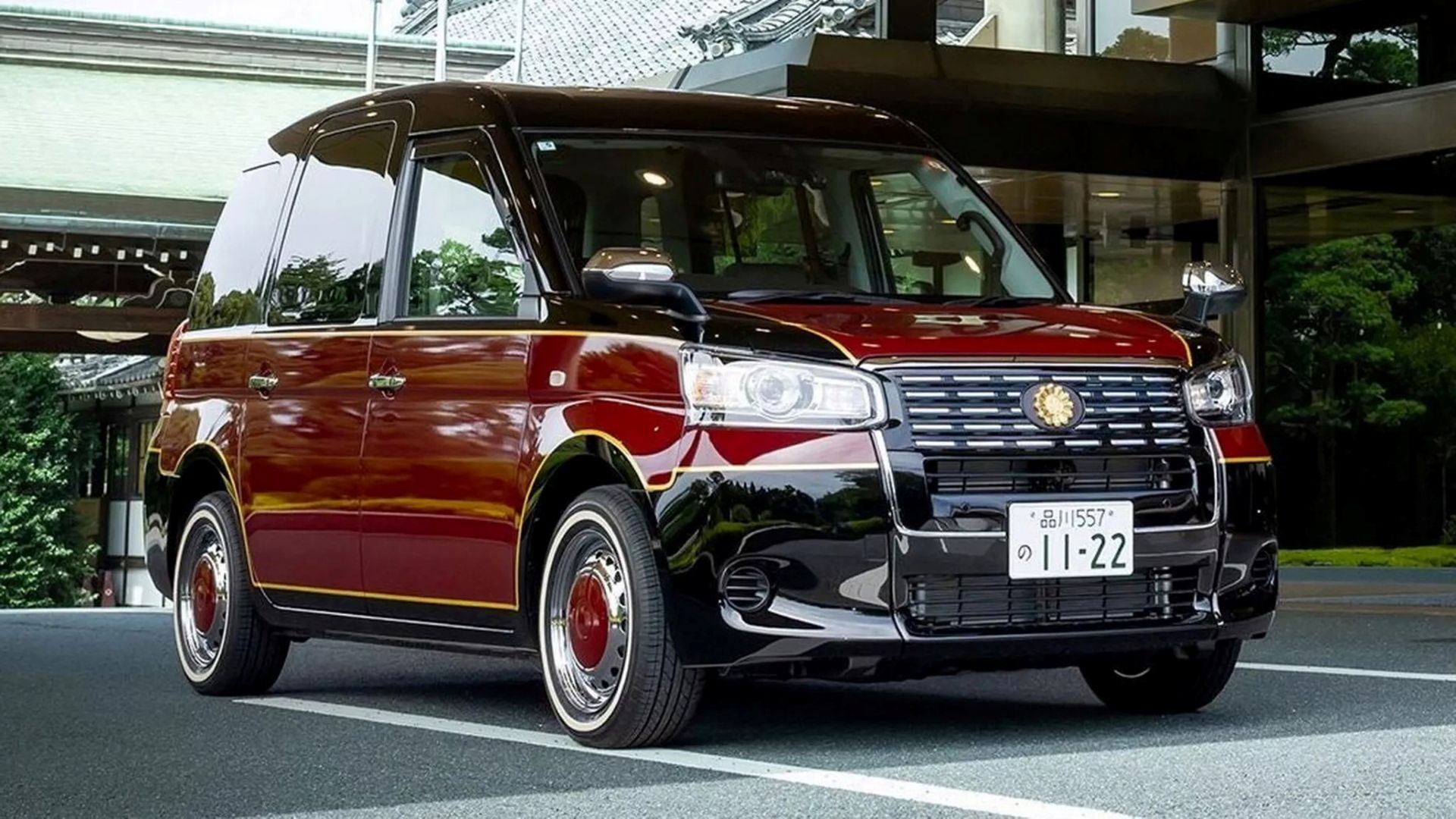 toyota-jpn-taxi-for-weddings 2