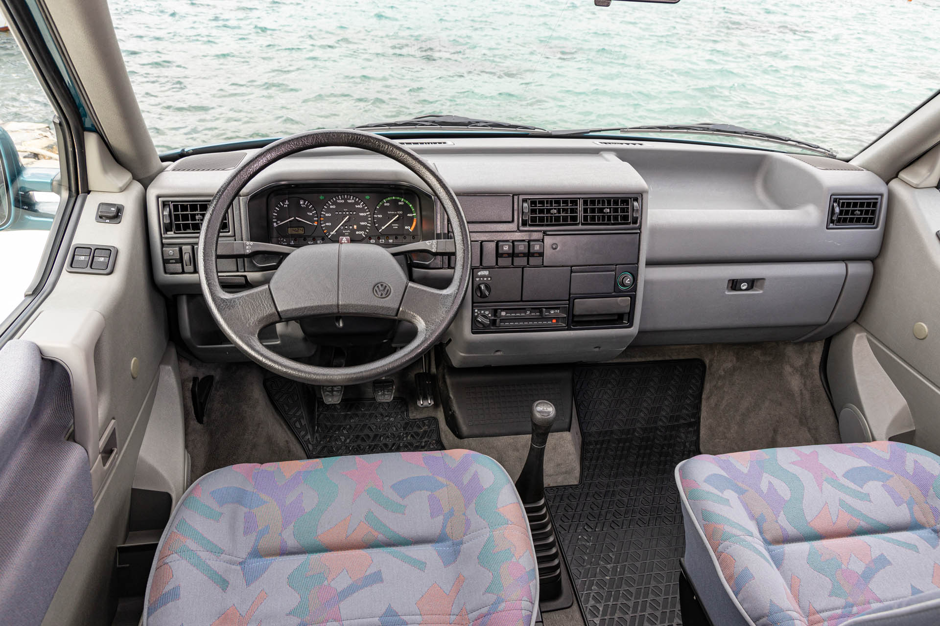 90A1852 1153951026