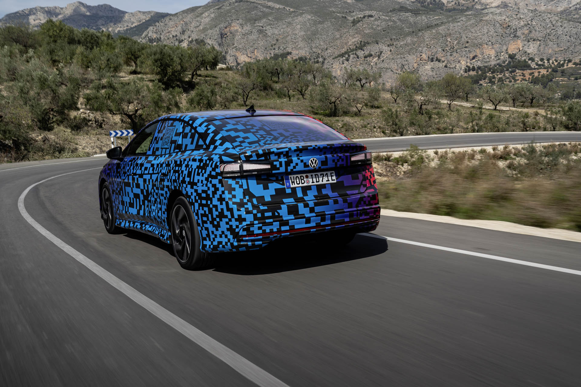volkswagenid7camouflage35