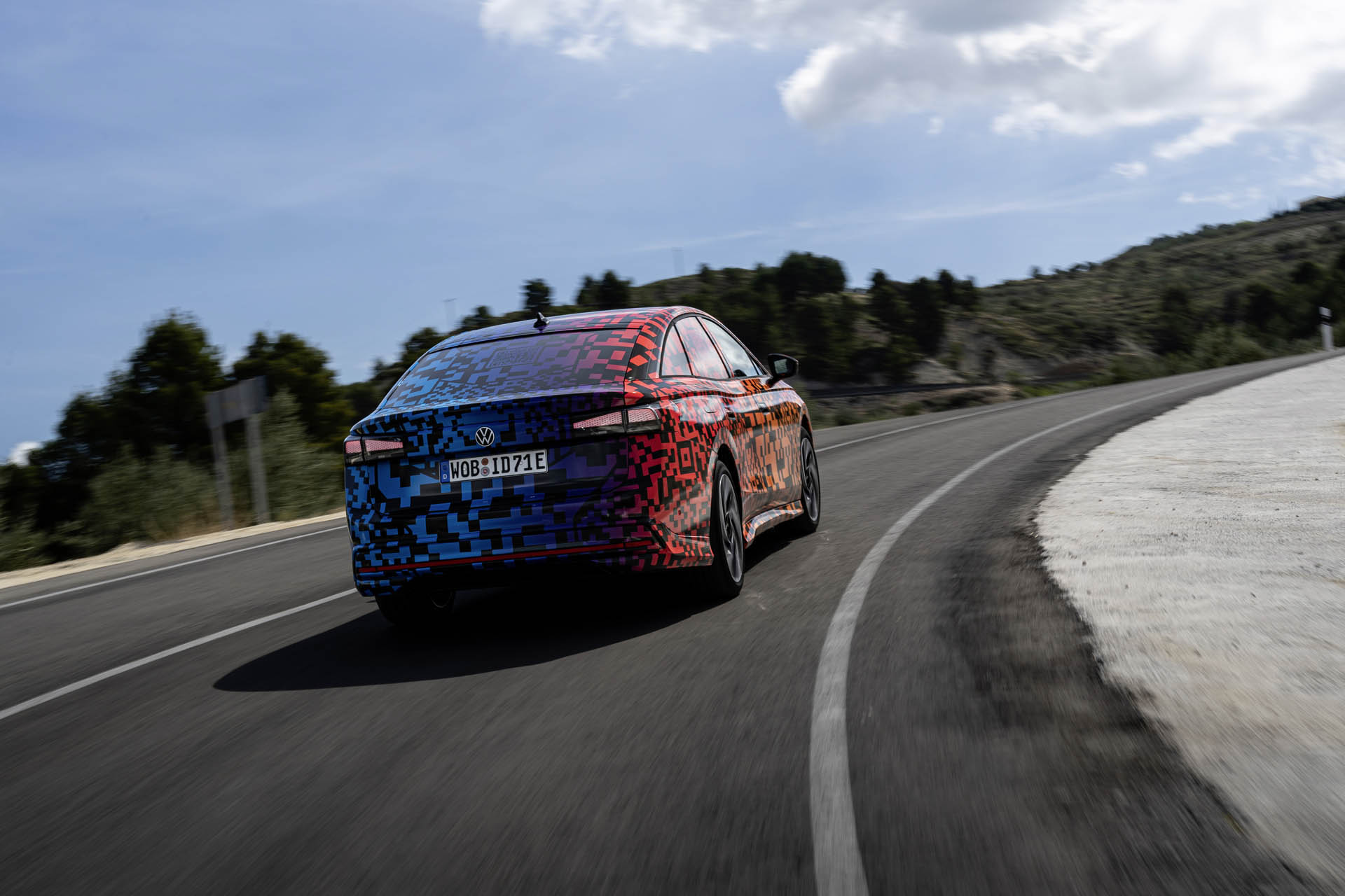 volkswagenid7camouflage49