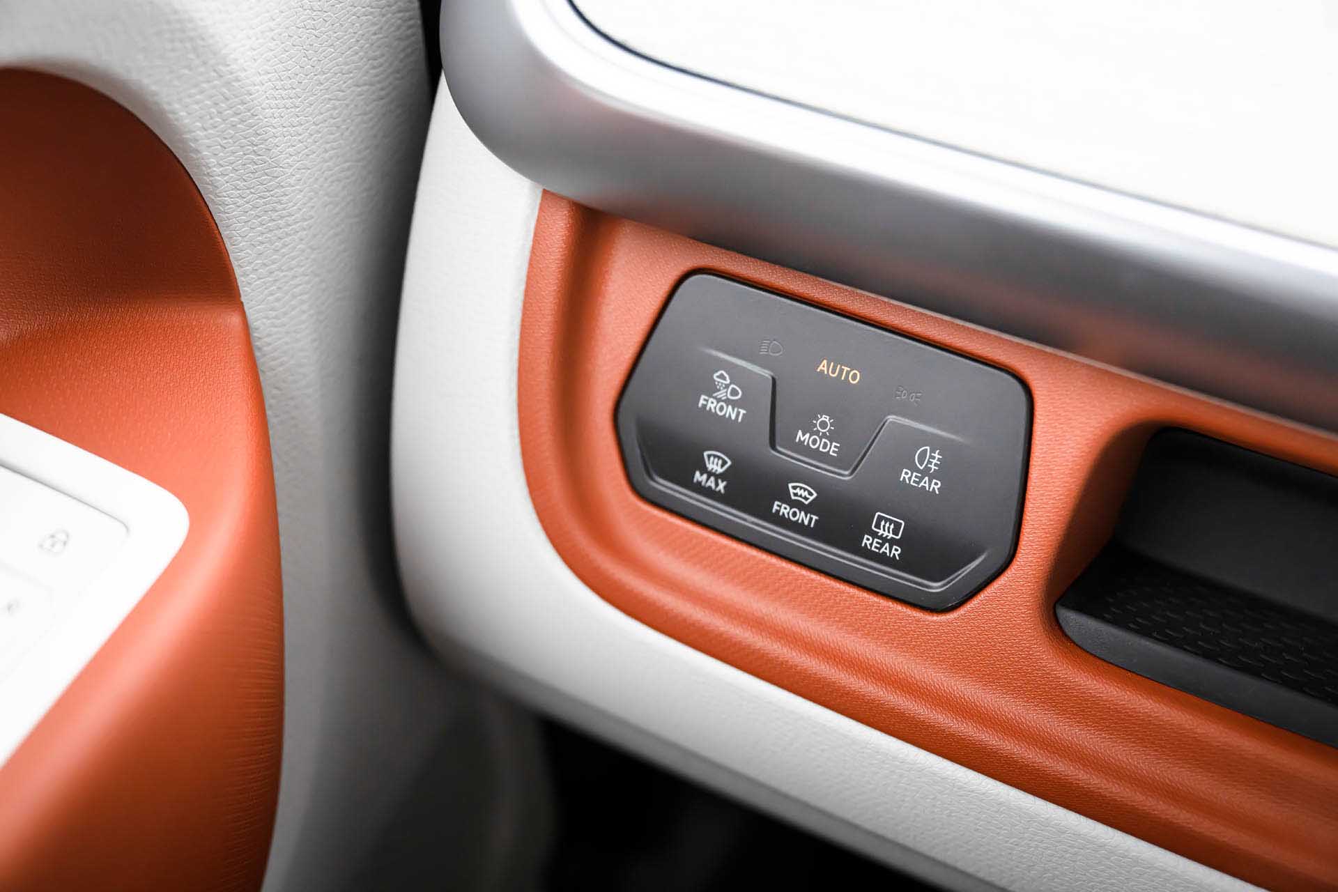 Volkswagen IDBuzz three-row 44