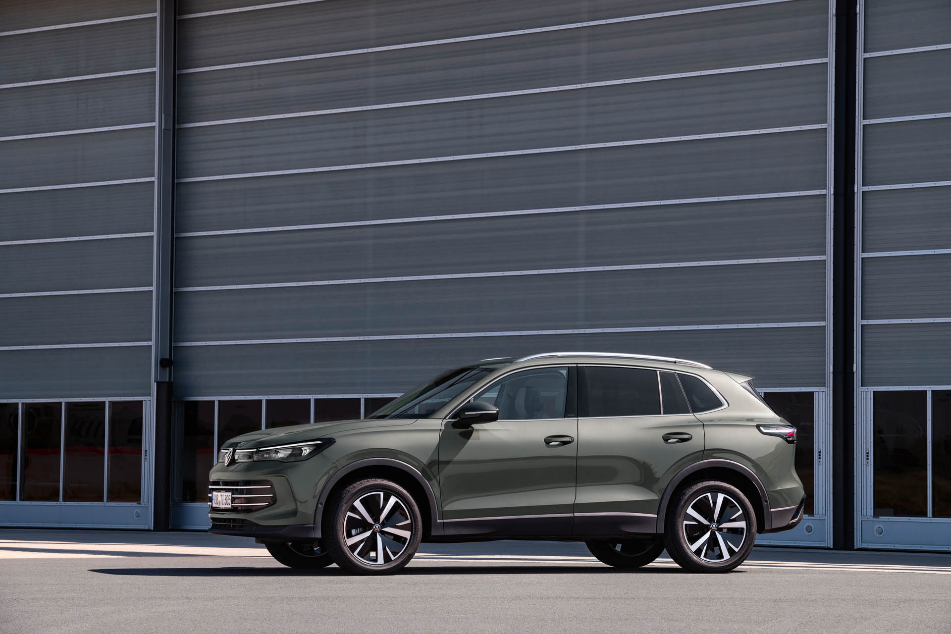 Volkswagen Tiguan 2023 01