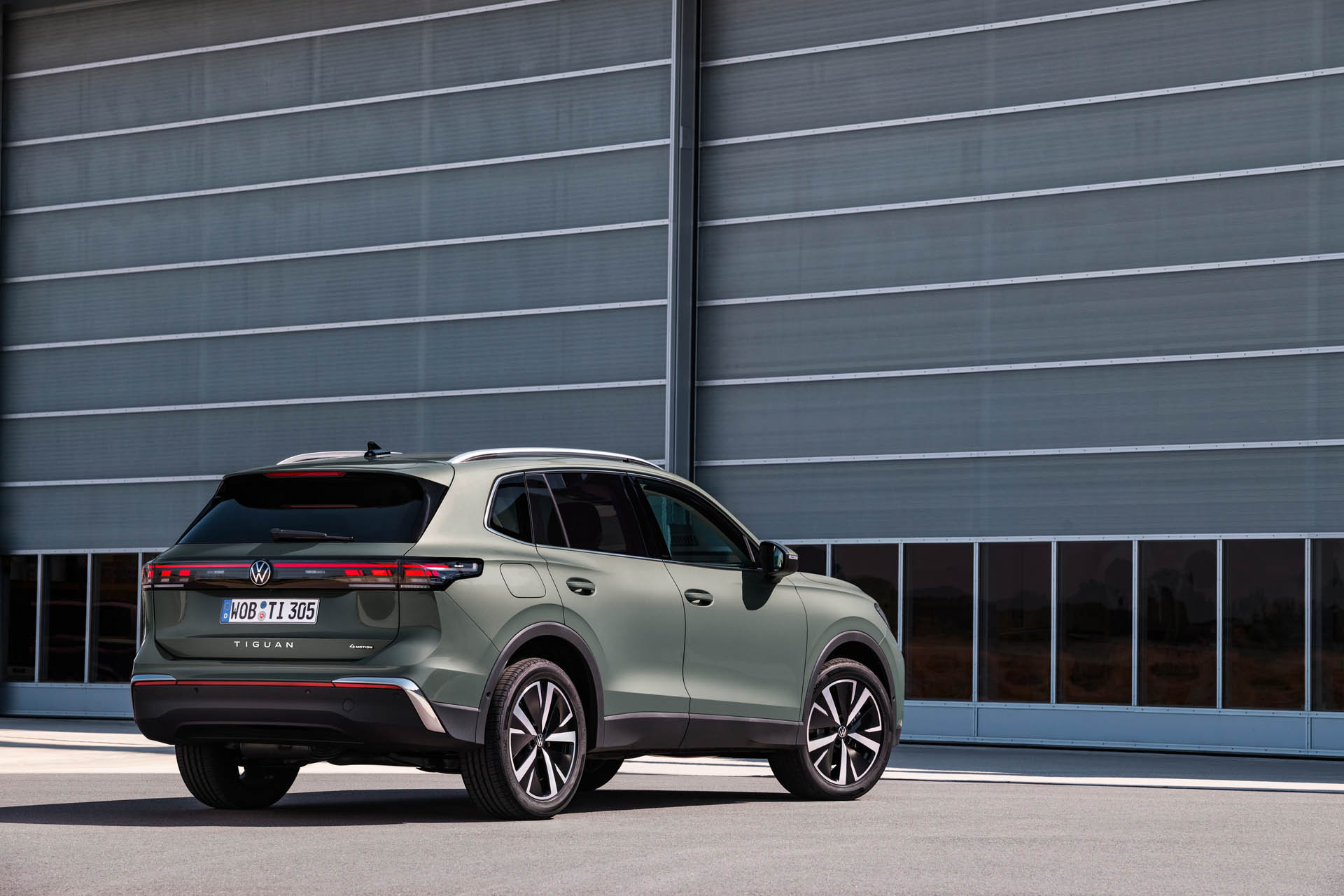 Volkswagen Tiguan 2023 02