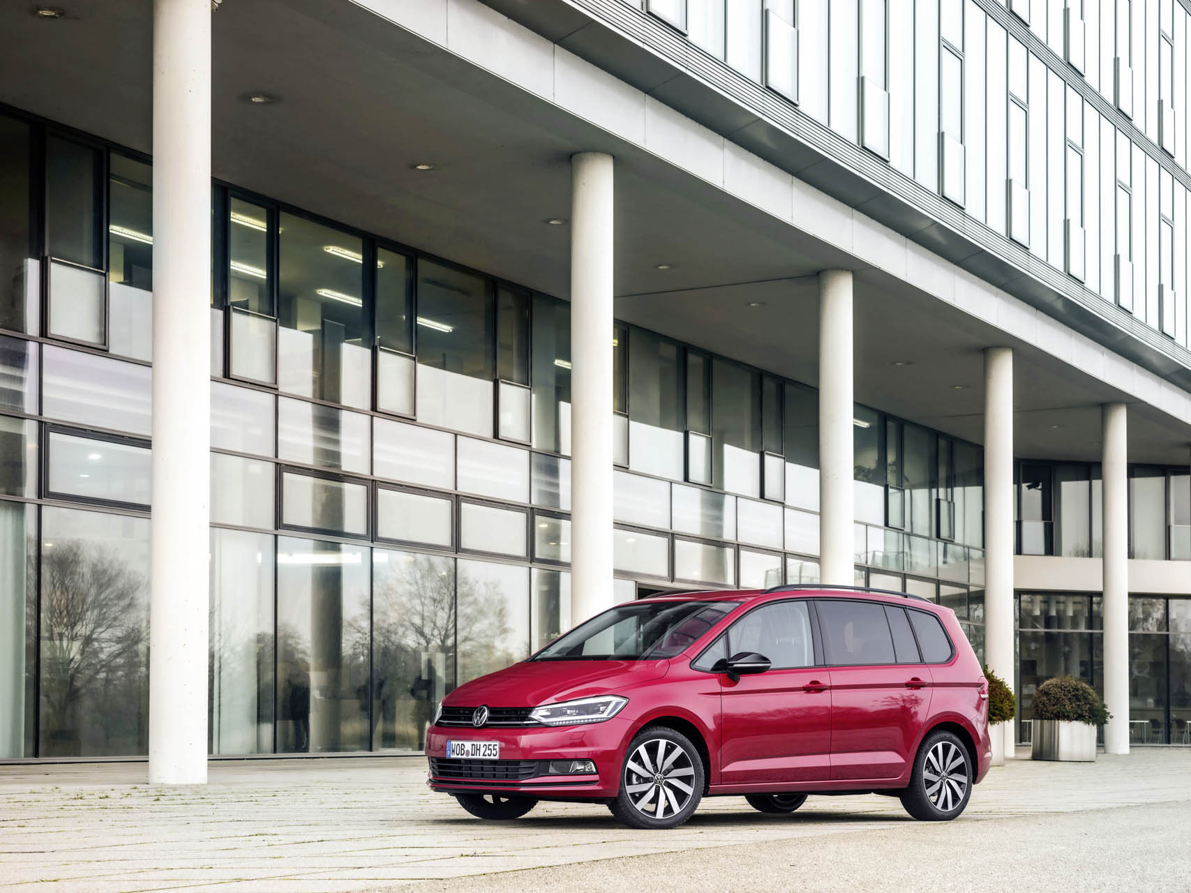 Volkswagen Touran - 20 eves 13