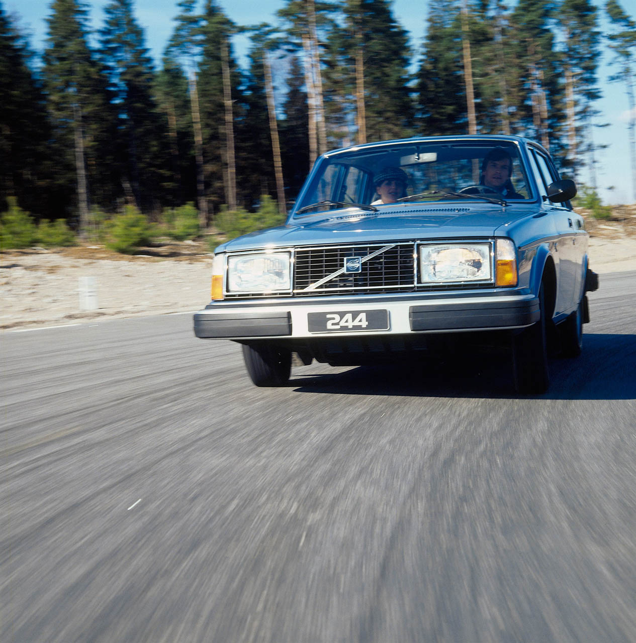 5995 Volvo 244 GL