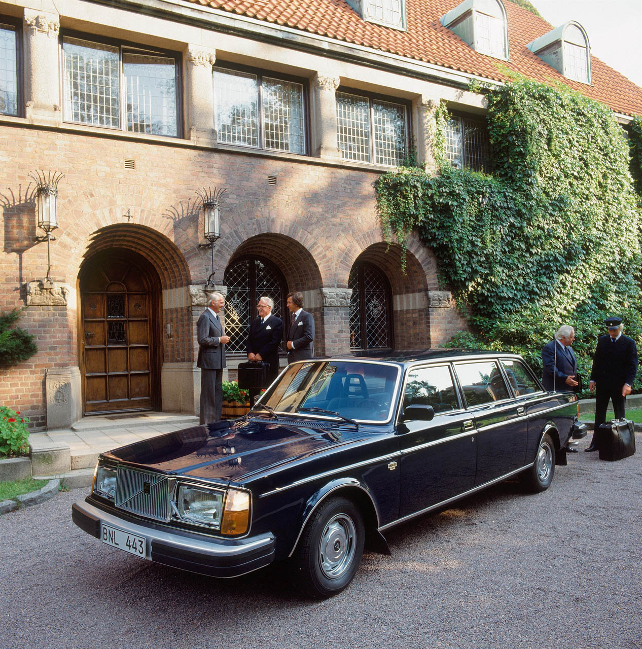 6056 Volvo 264 TE