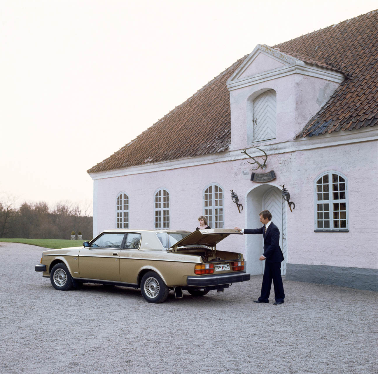 6115 Volvo 262 C