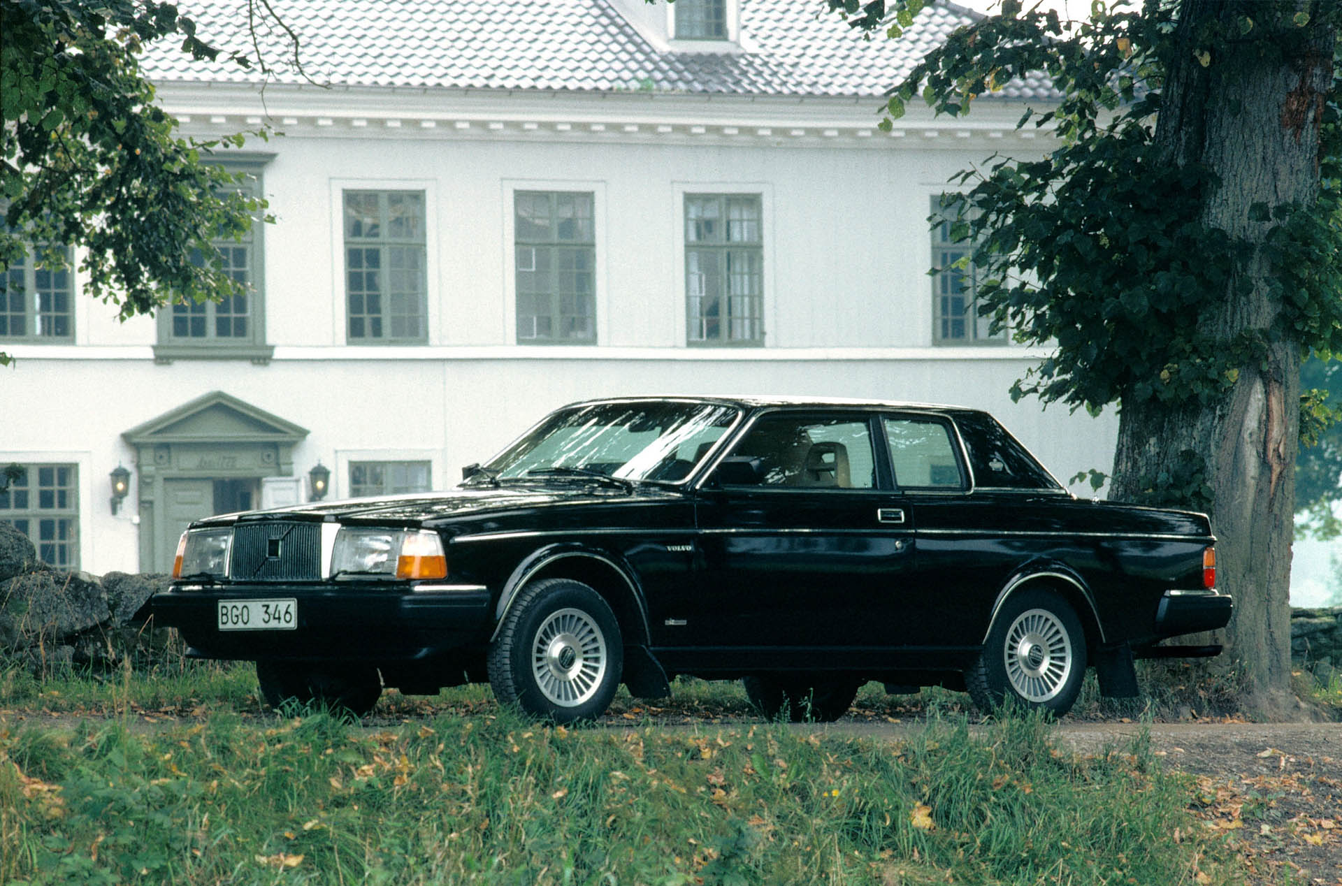 6118 Volvo 262 C