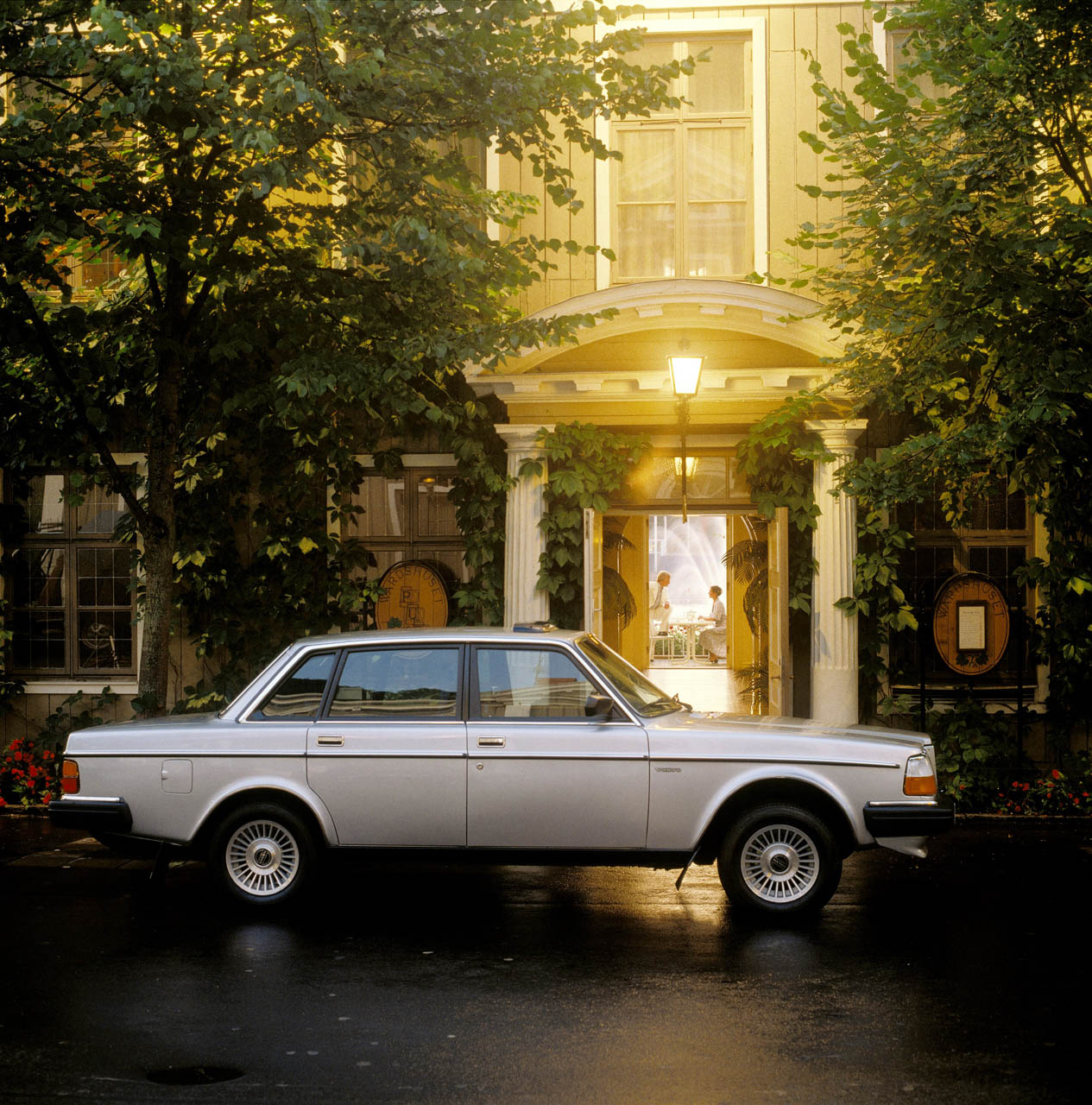 6121 Volvo 264 GLE