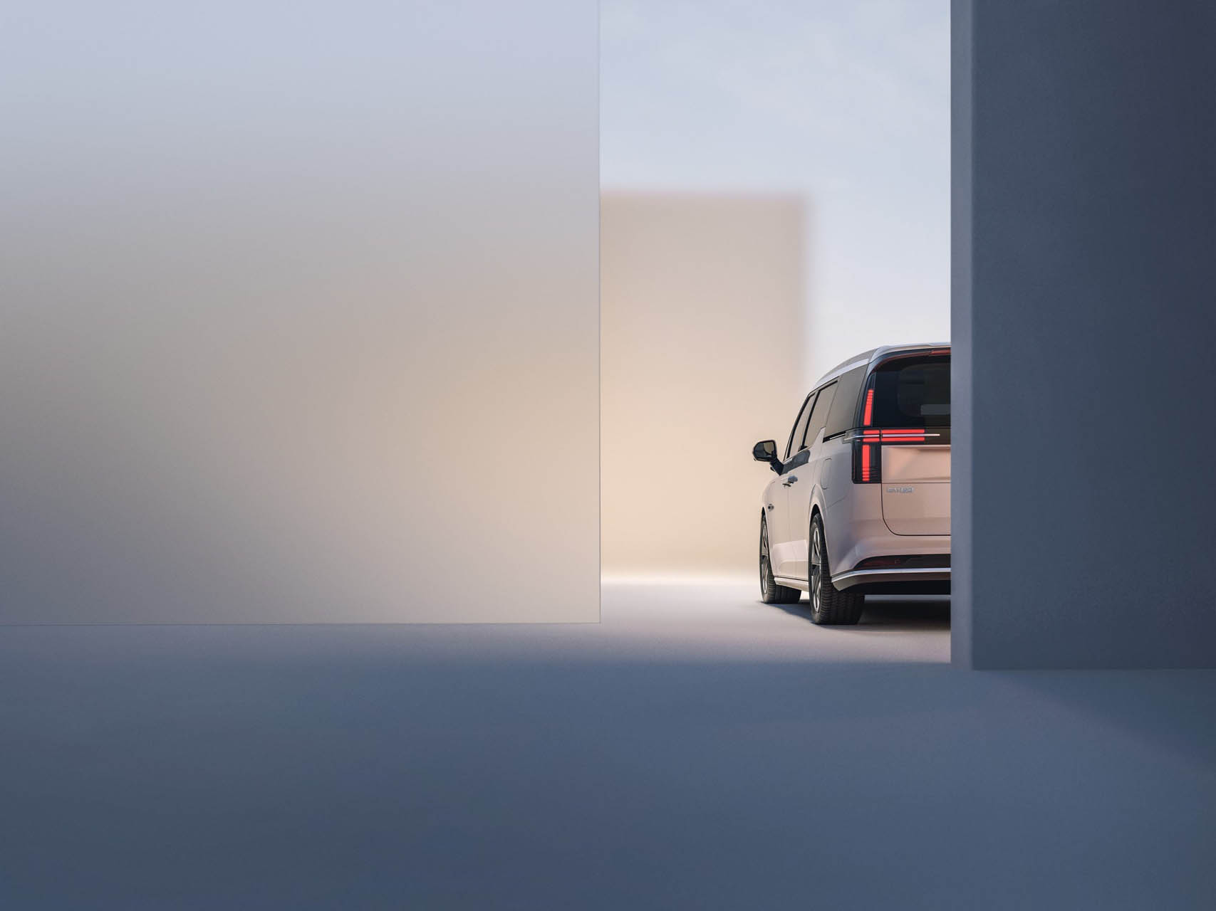 Volvo EM90 30