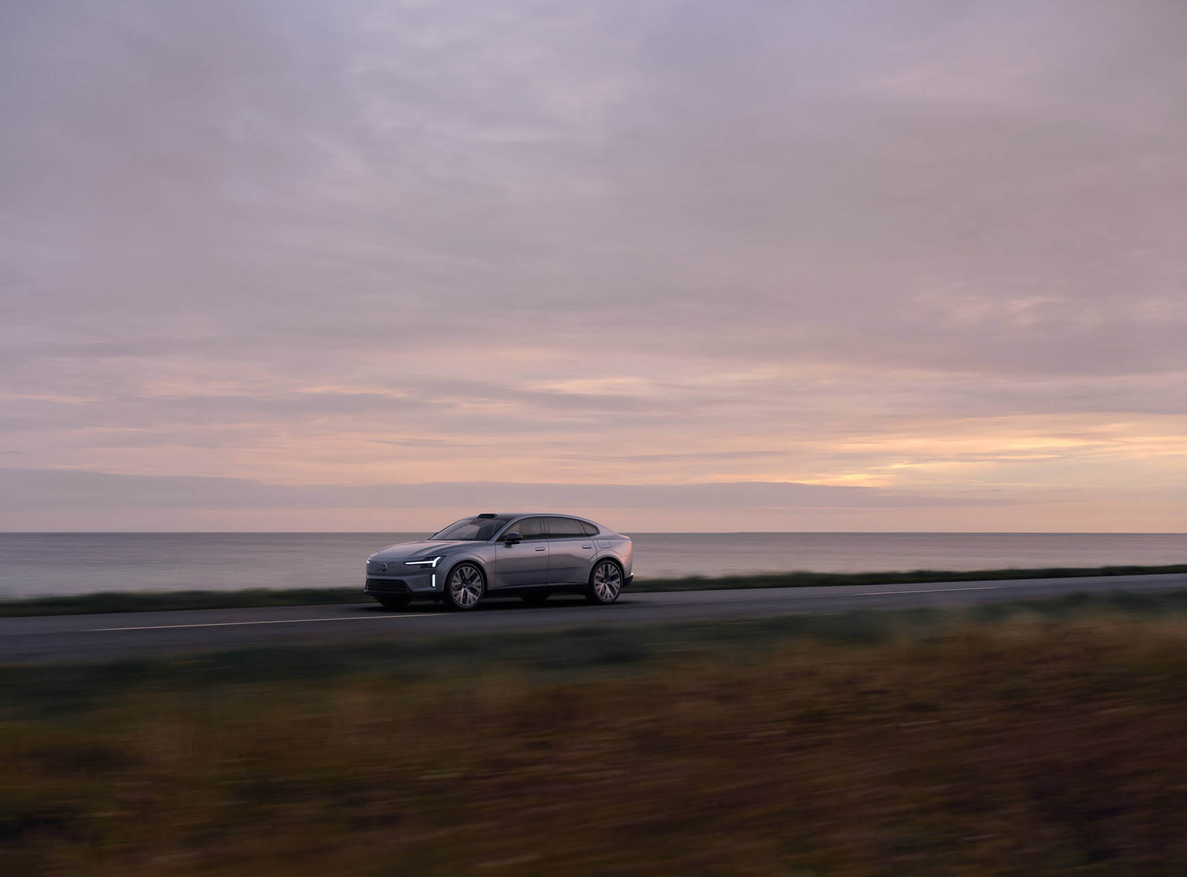 342390 Volvo ES90 Exterior