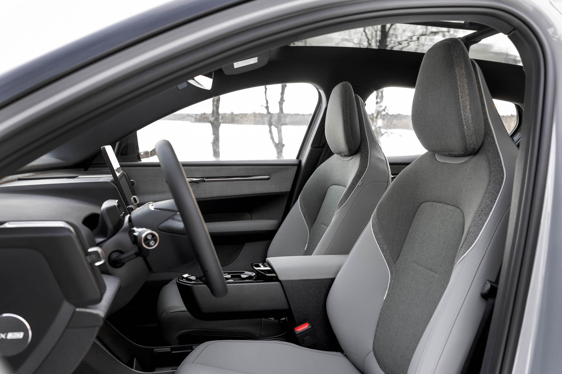 Volvo EX30 Cross Country 28