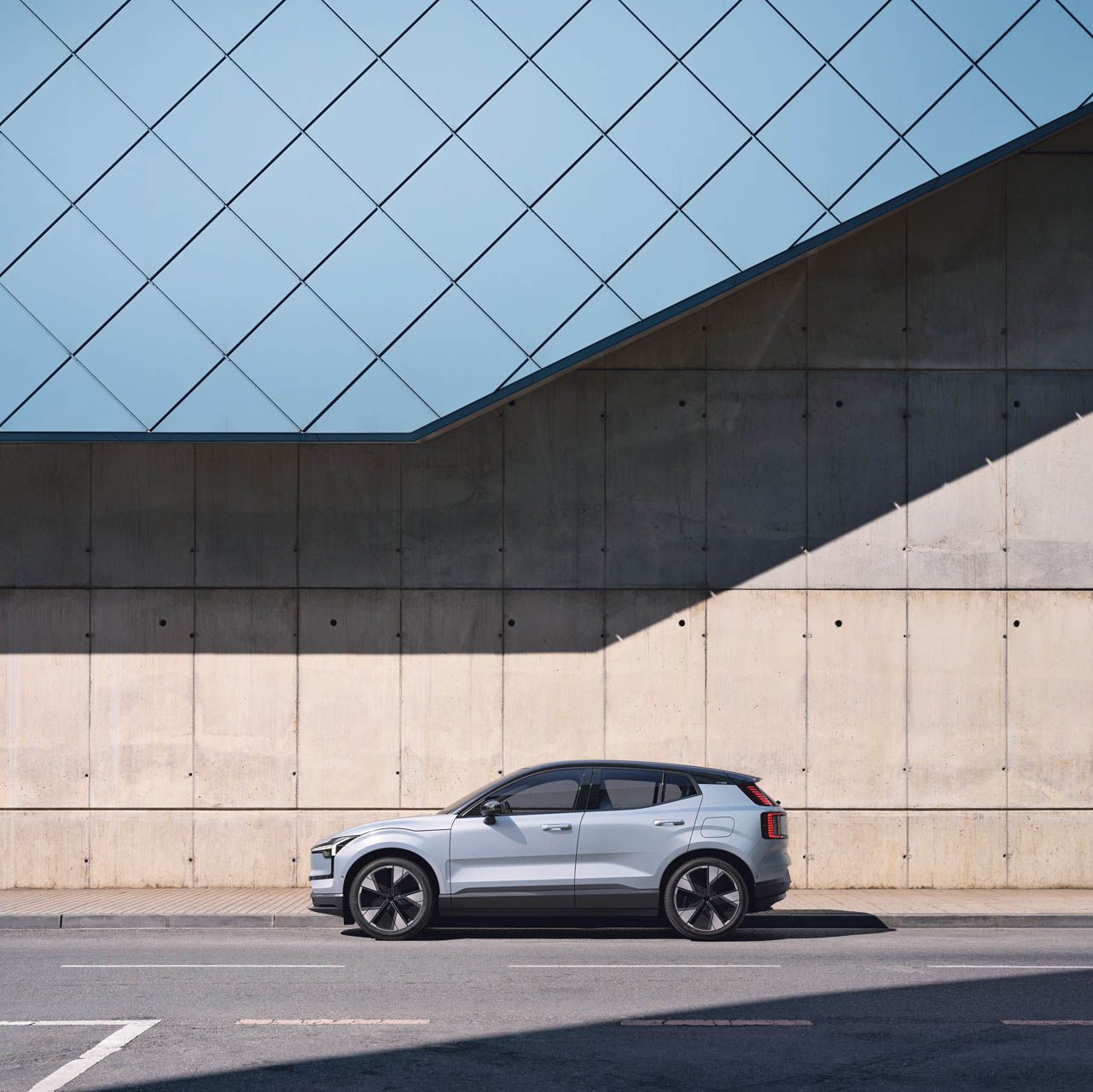 Volvo EX30 06