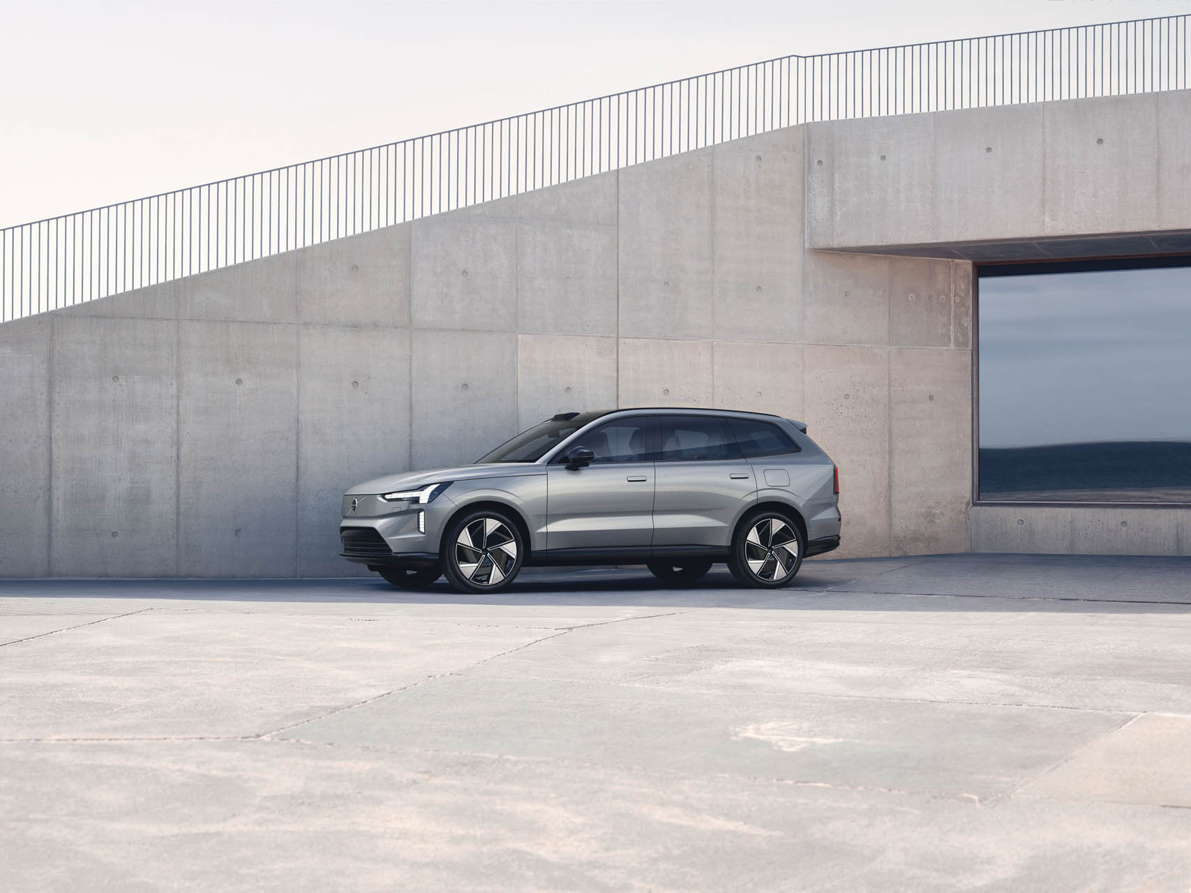 Volvo EX90 21