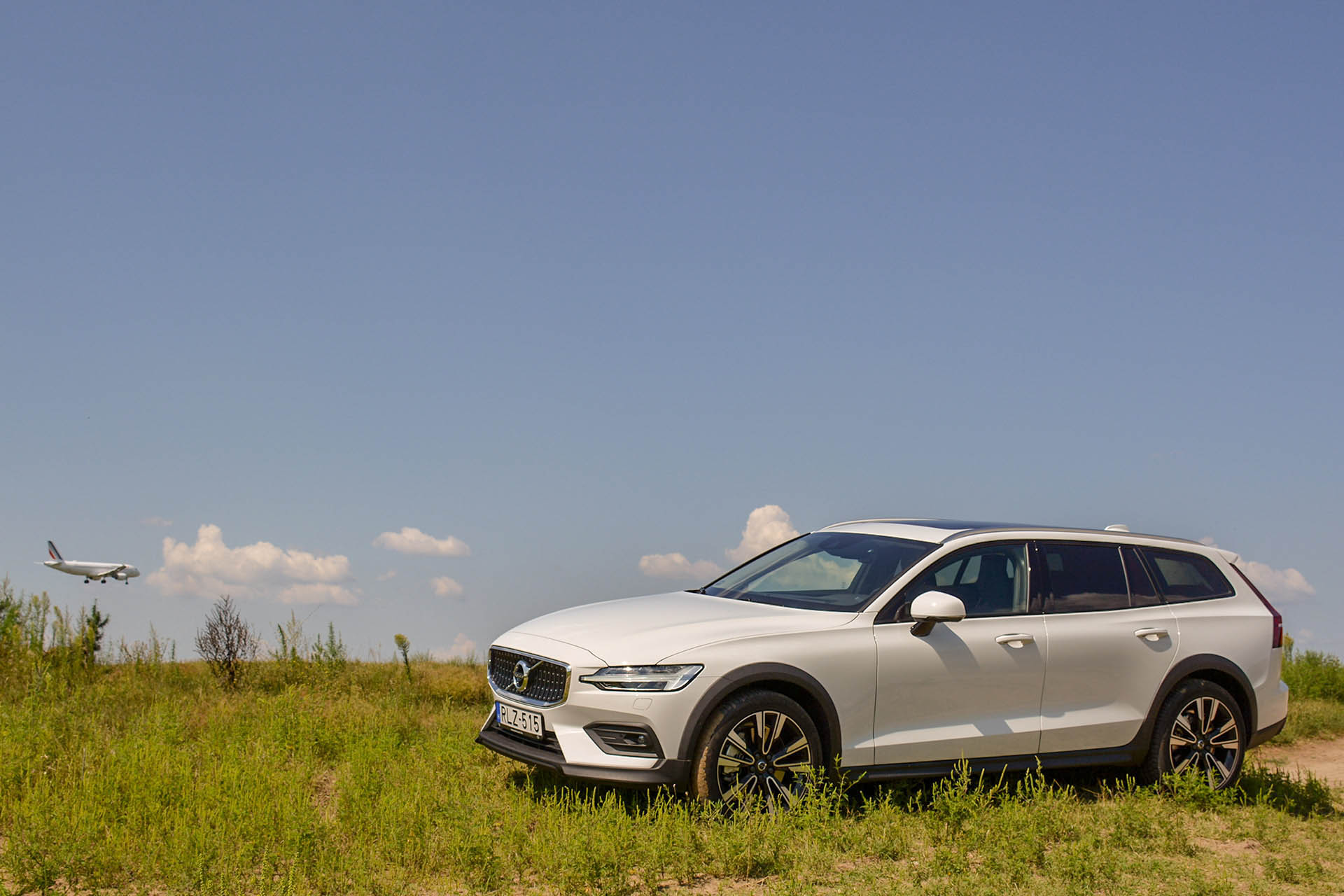 volvov60crosscountryd4awd02