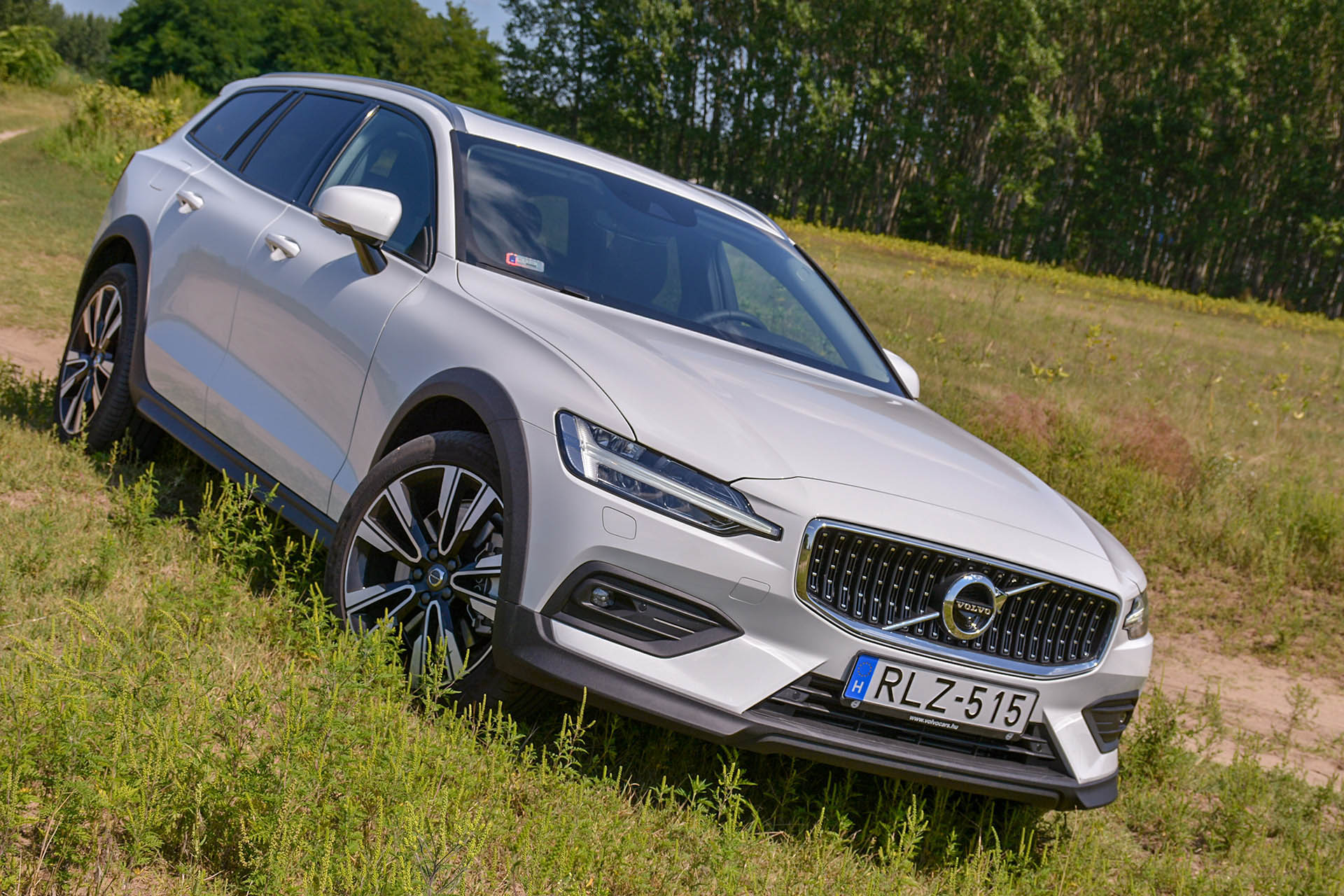 volvov60crosscountryd4awd29