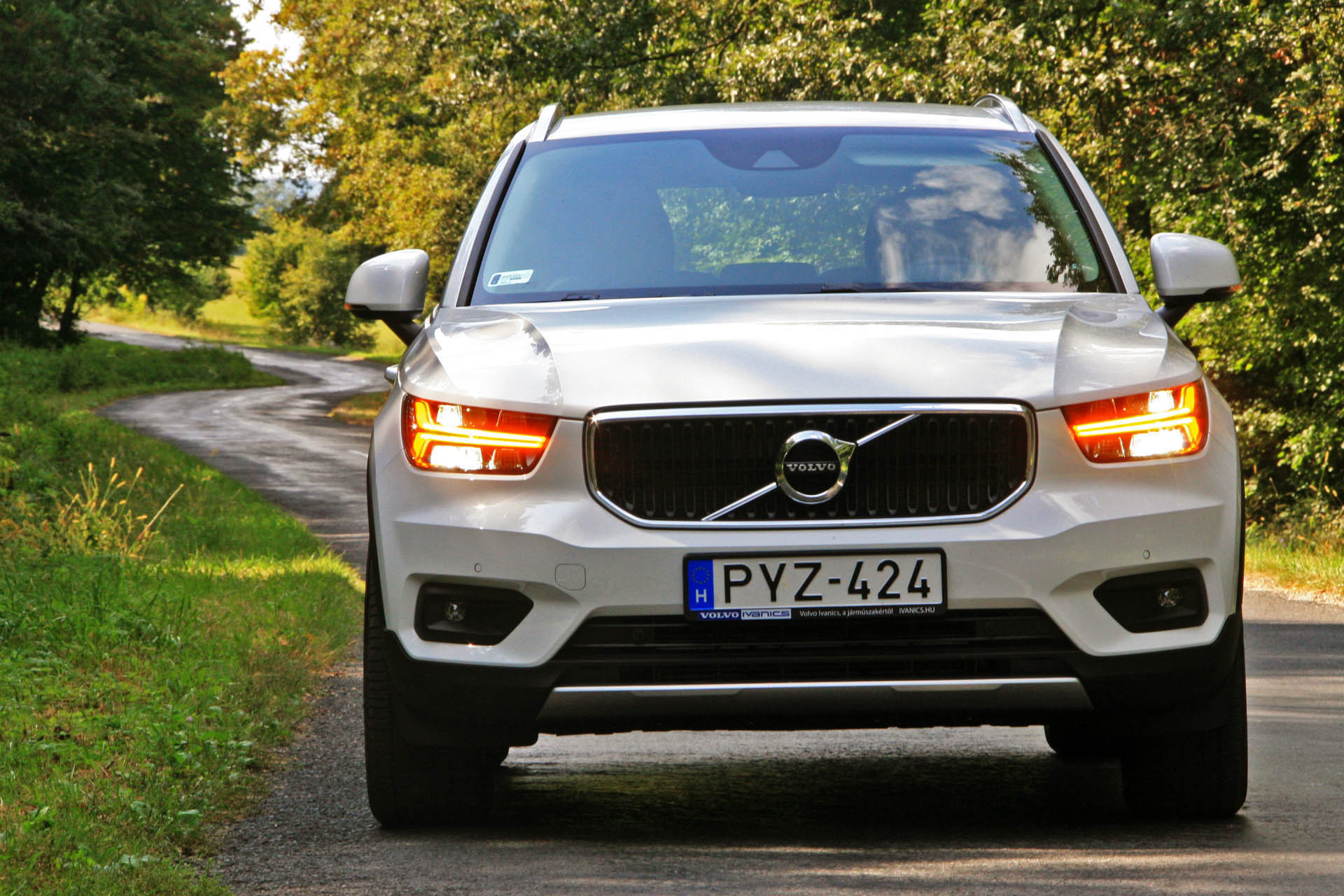 volvoxc40t3momentum2018