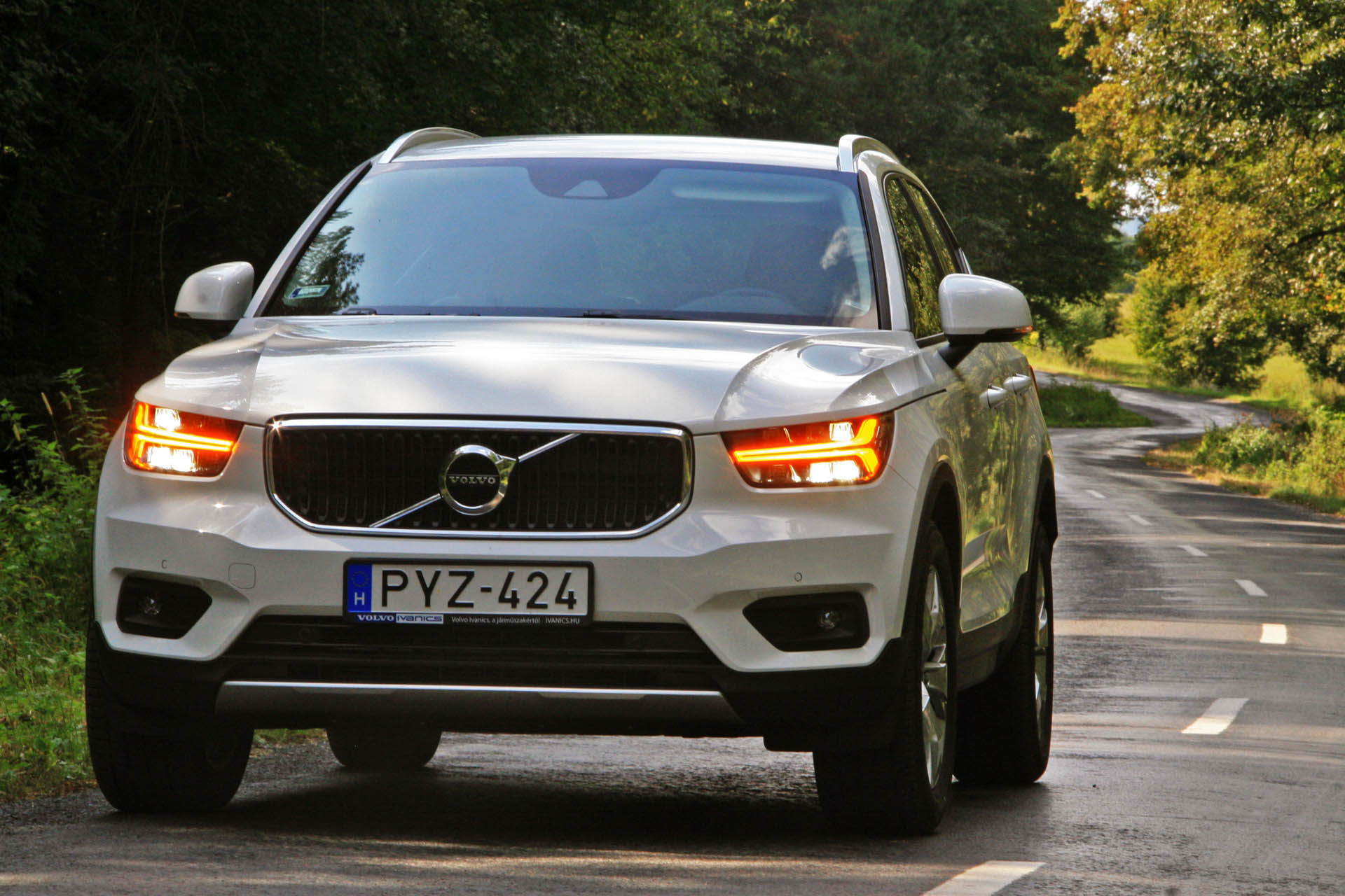 volvoxc40t3momentum2018a