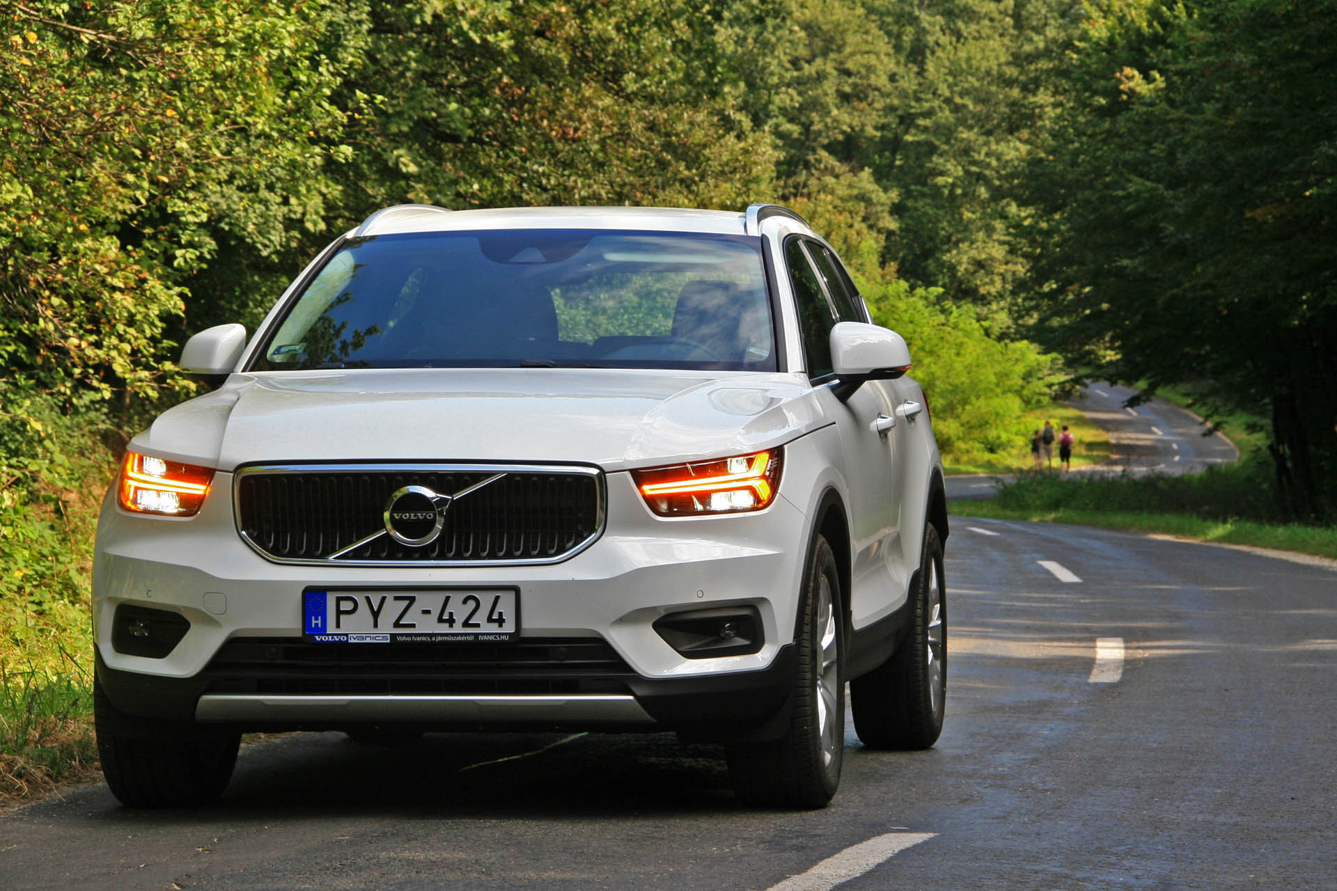volvoxc40t3momentum2018a01