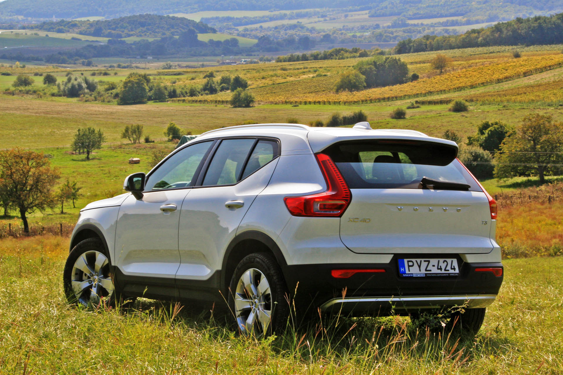 volvoxc40t3momentum2018b