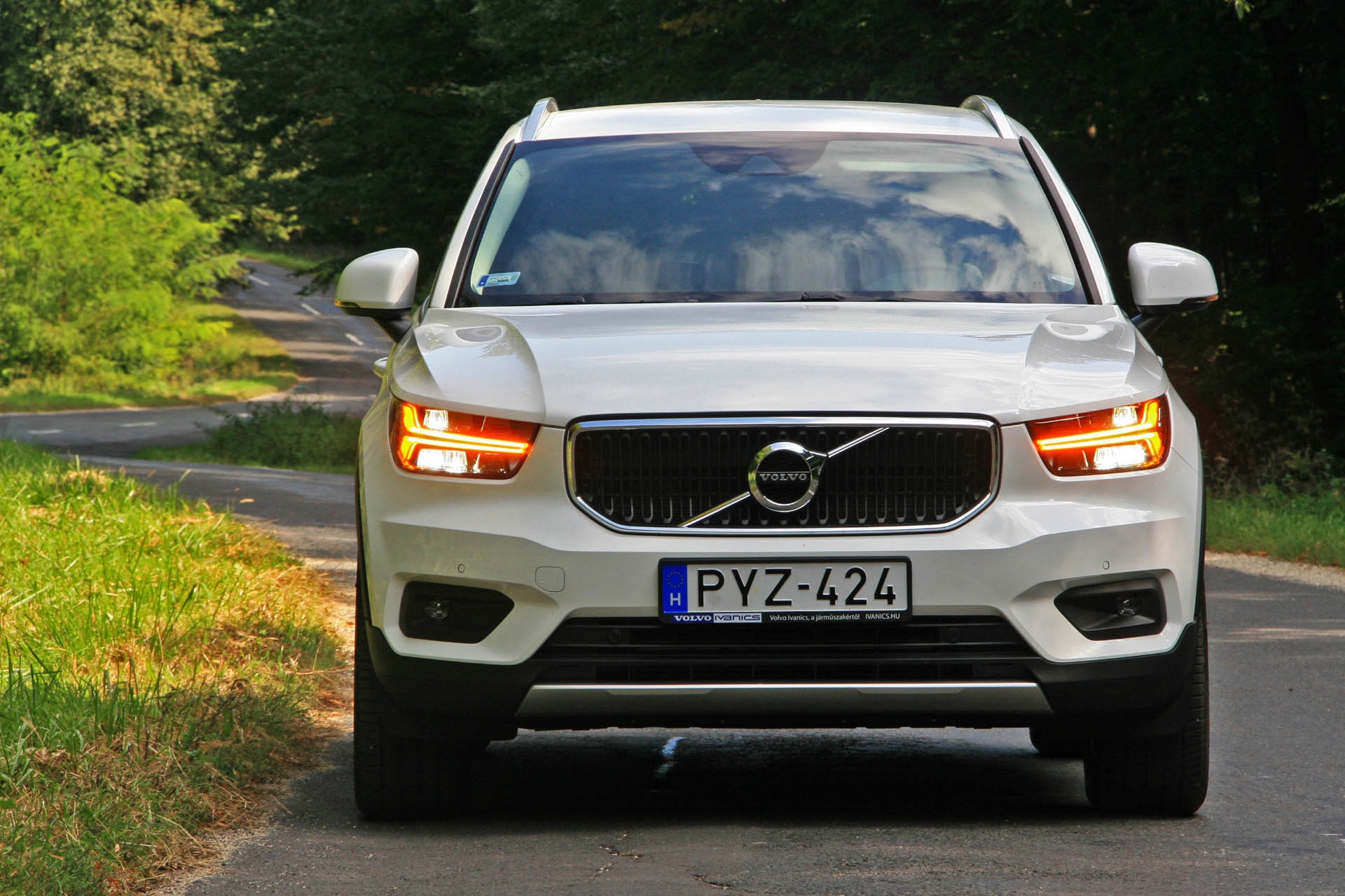 volvoxc40t3momentum2018l